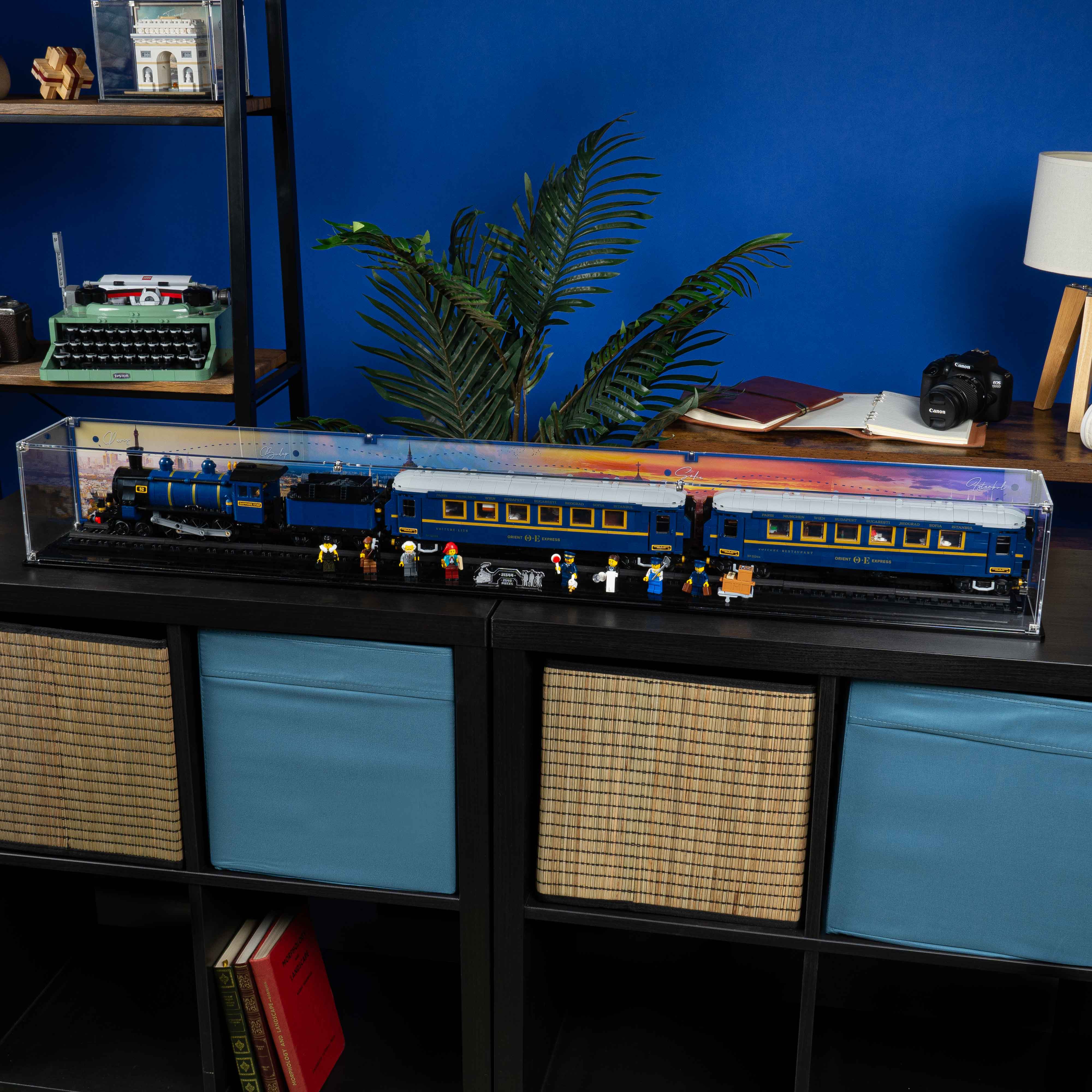 Display Case for LEGO® Ideas: The Orient Express Train (21344) - Image 10