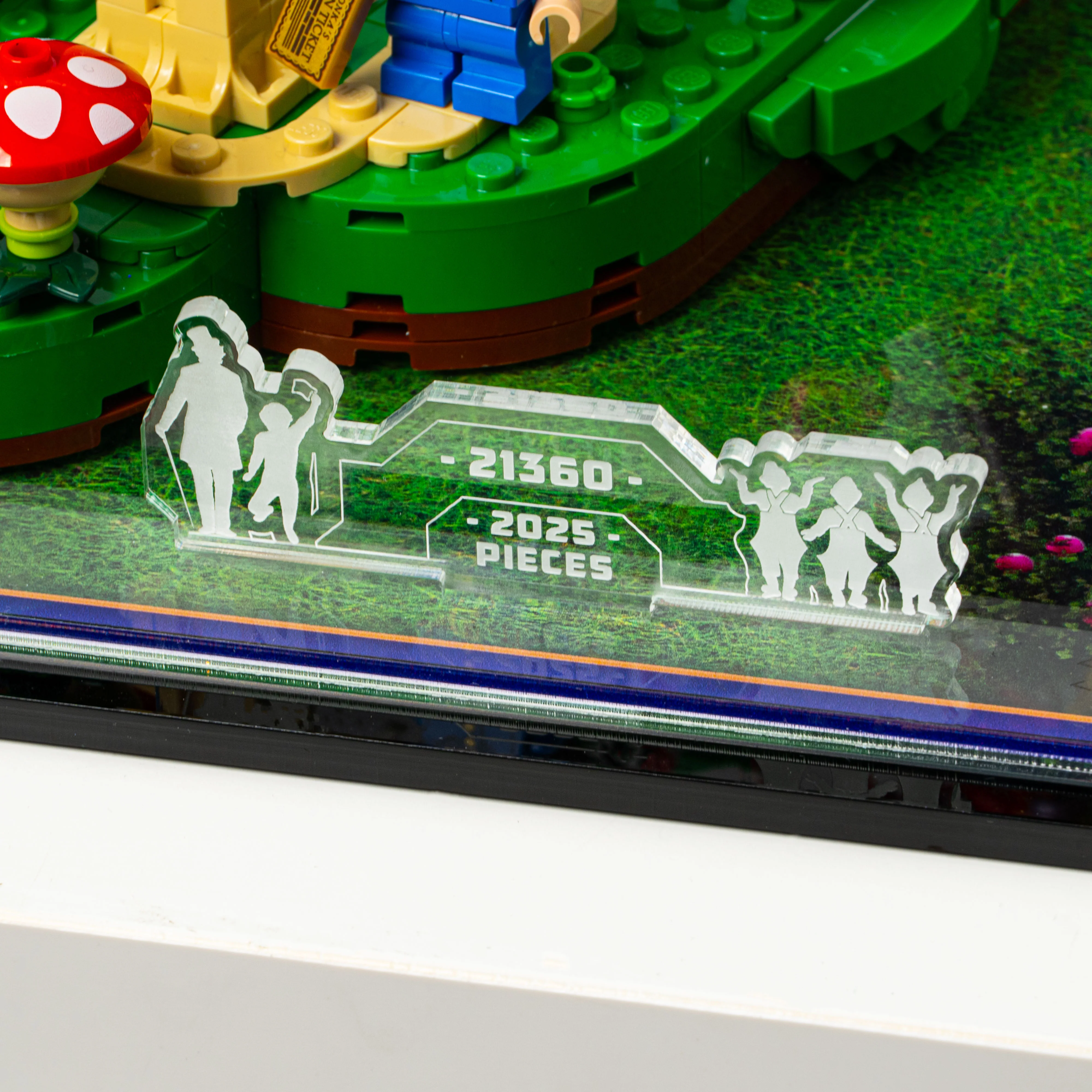 Display Case for LEGO® Ideas: Willy Wonka & the Chocolate Factory (21360) - Image 13