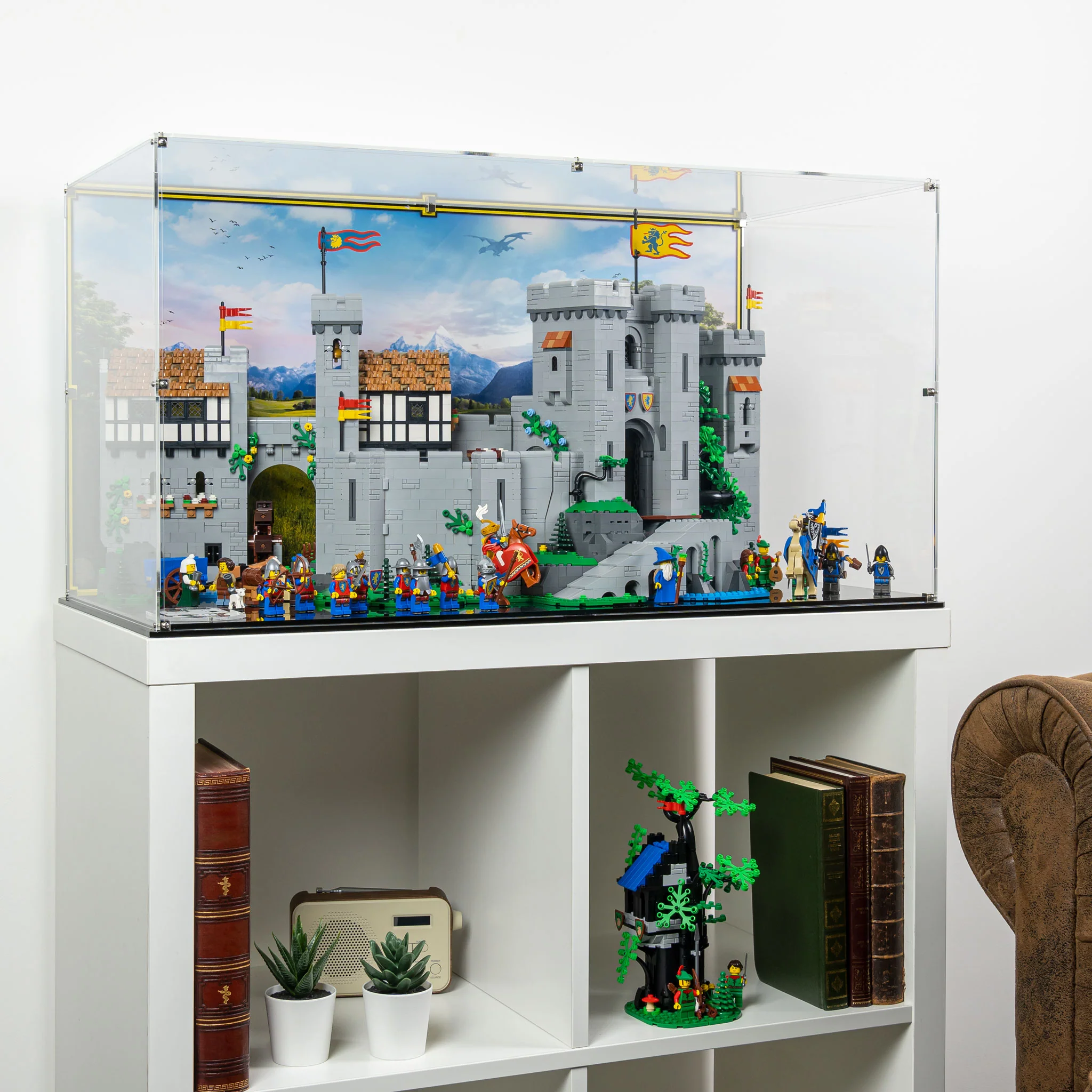 Display Case for LEGO® Lion Knights' Castle (10305) - Image 4