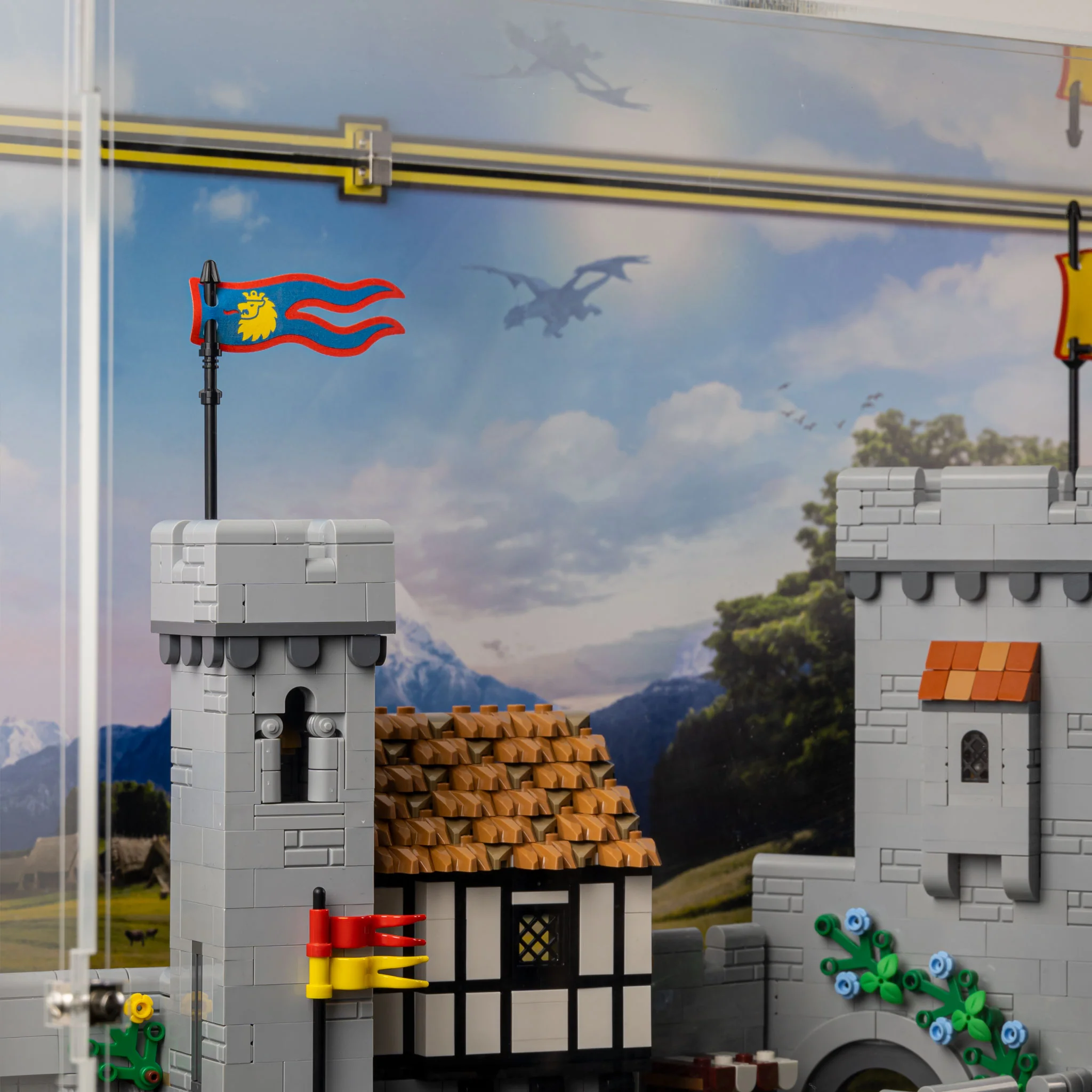 Display Case for LEGO® Lion Knights' Castle (10305) - Image 8