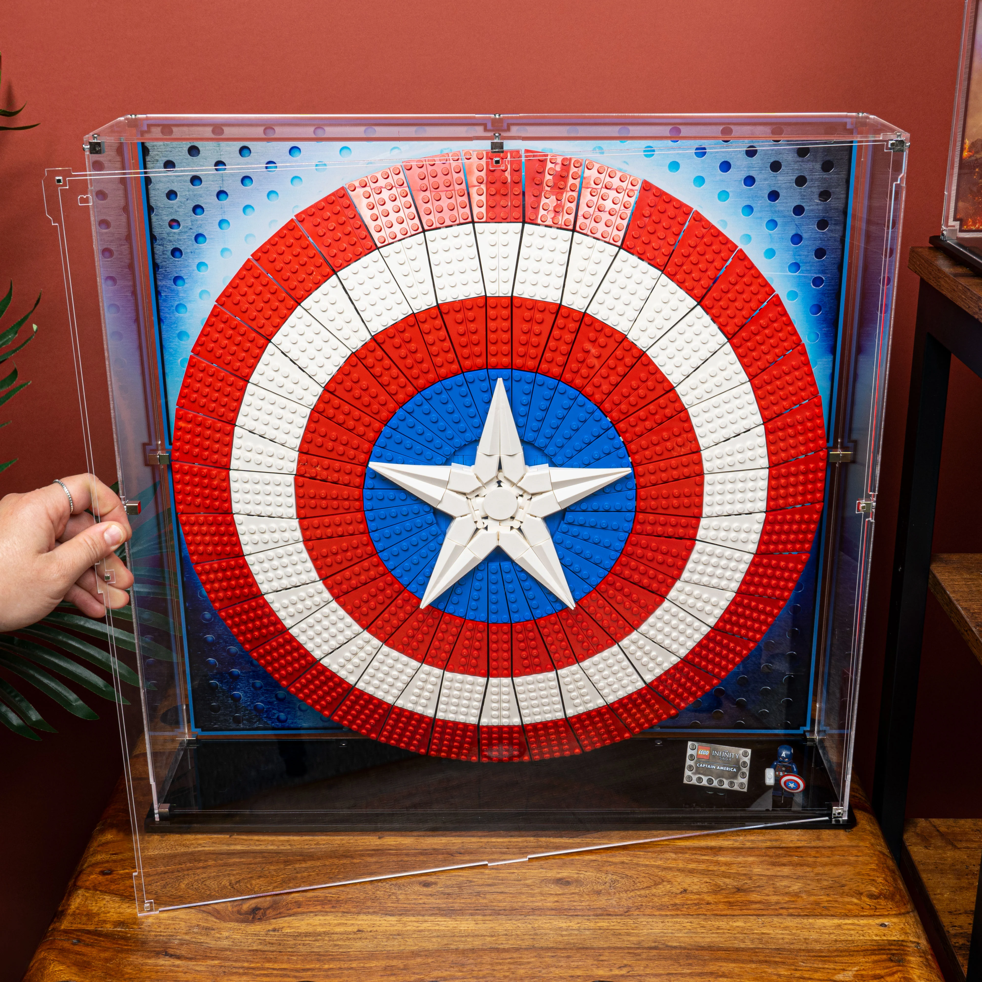 Display Case for LEGO® Marvel Captain America's Shield (76262) - Image 13