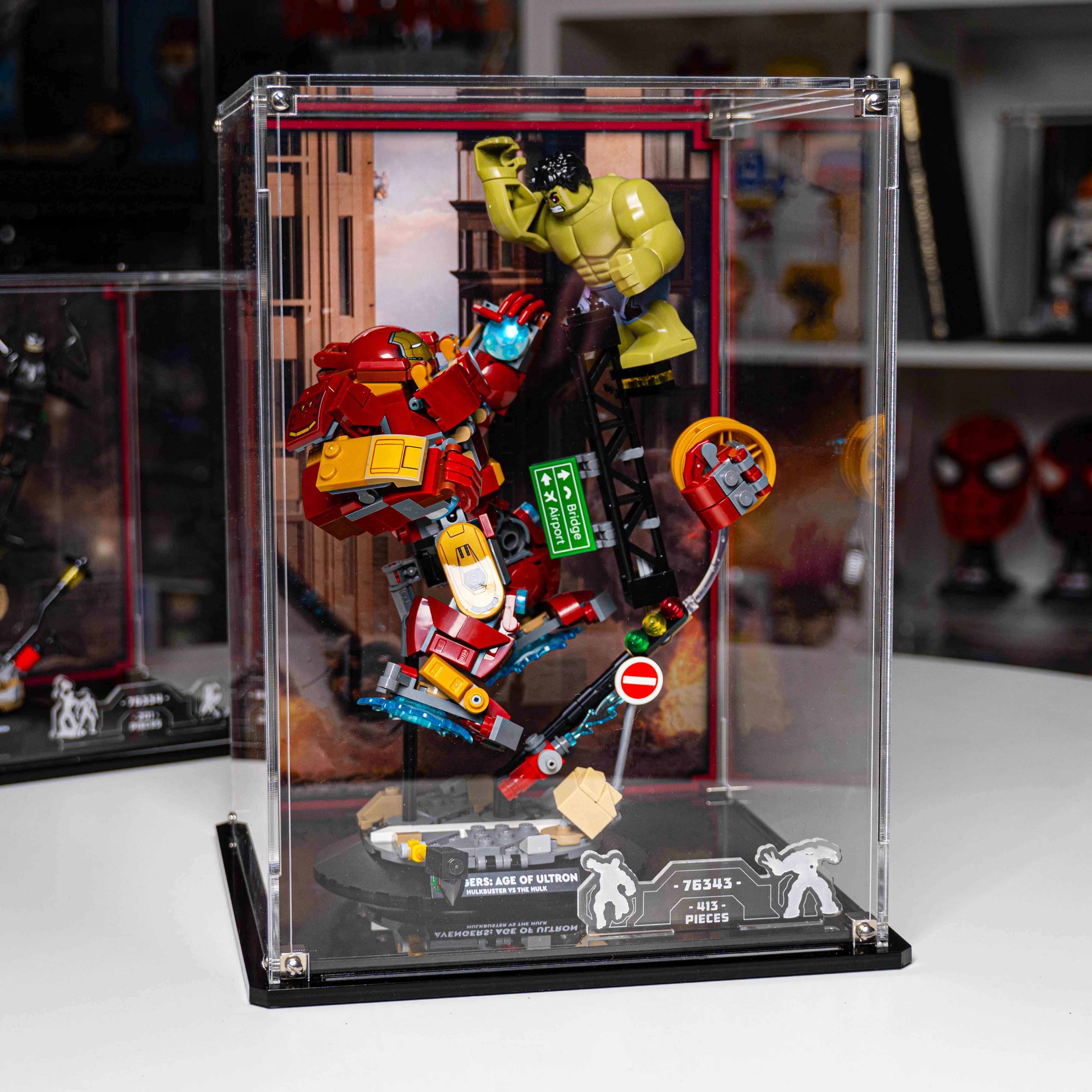 Display Case for LEGO® Marvel: Epic Battle: Hulkbuster vs. The Hulk (76343) - Image 2