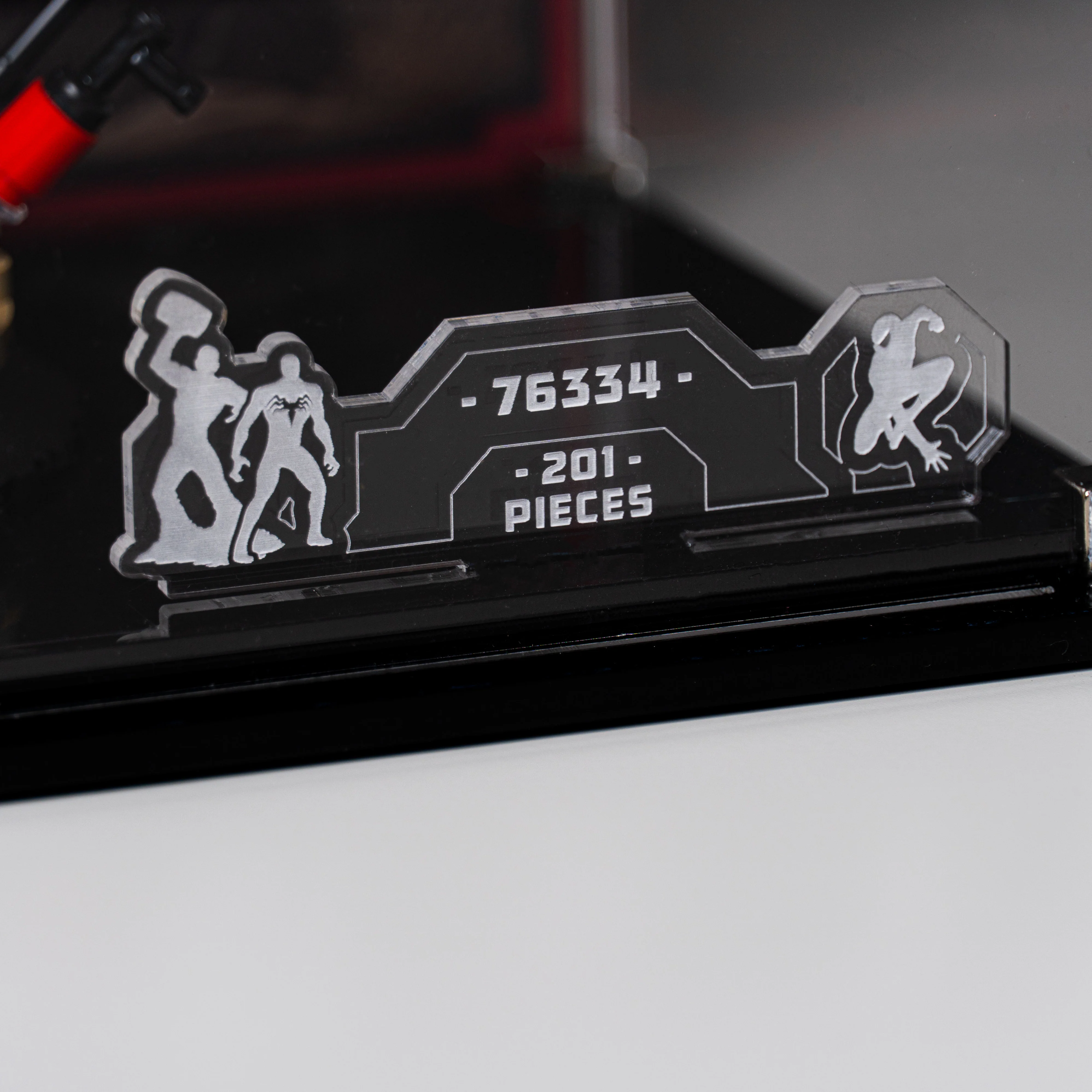 Display Case for LEGO® Marvel: Epic Battle: Hulkbuster vs. The Hulk (76343) - Image 9