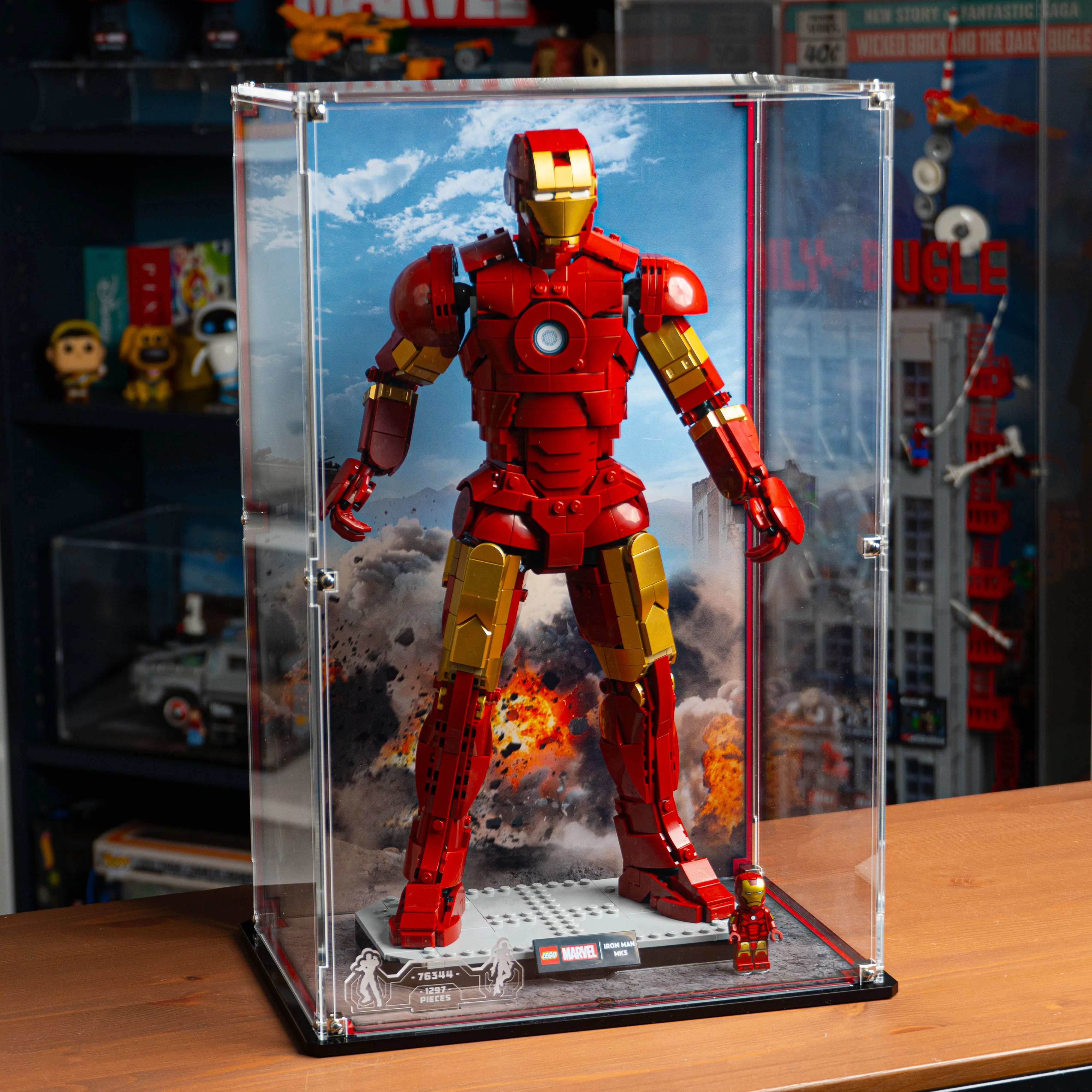 Display Case for LEGO® Marvel: Iron Man Mark 3 Collectors' Edition (76344) - Image 2