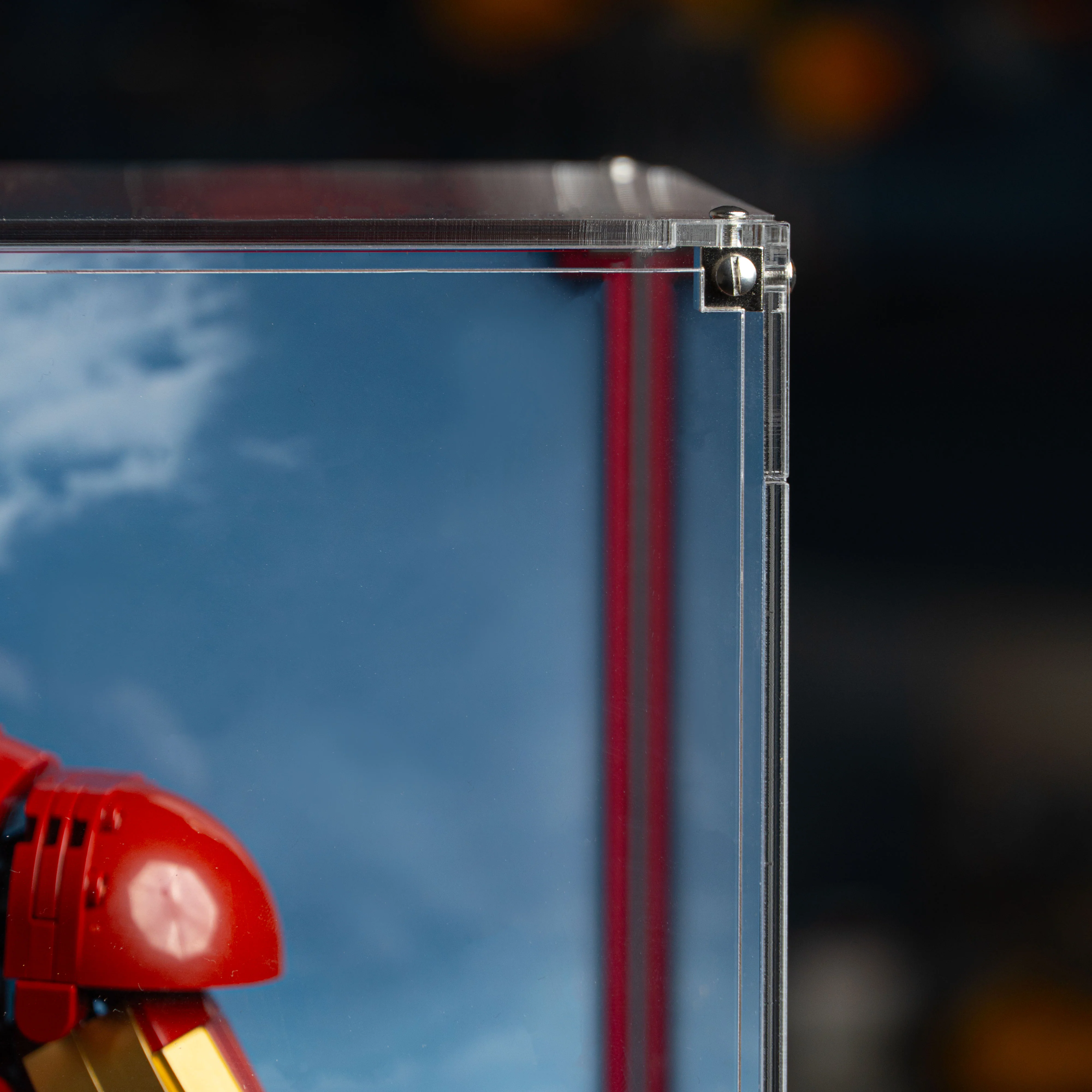 Display Case for LEGO® Marvel: Iron Man Mark 3 Collectors' Edition (76344) - Image 6