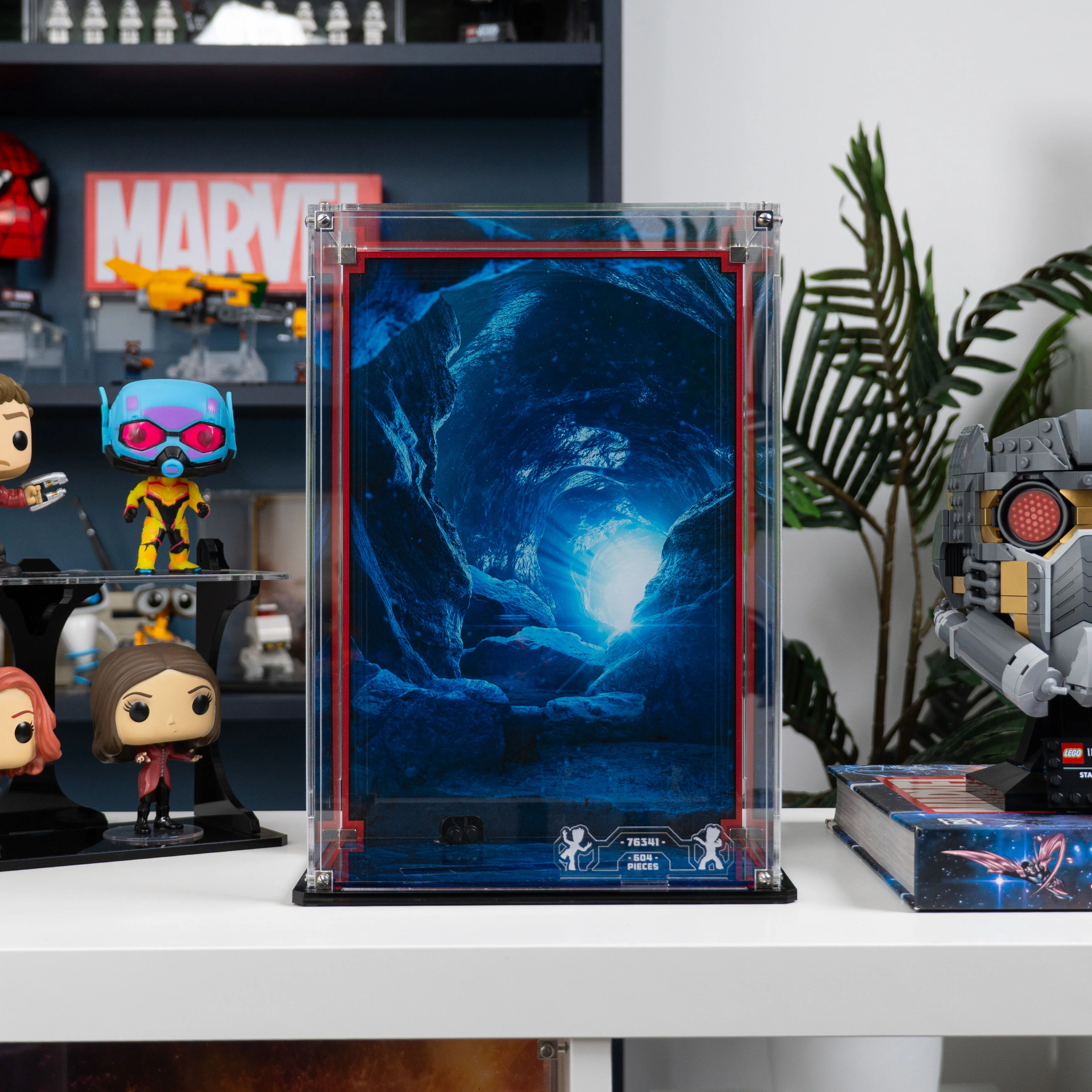 Display Case for LEGO® Marvel: Ravager Jumpsuit Groot (76341) - Image 15