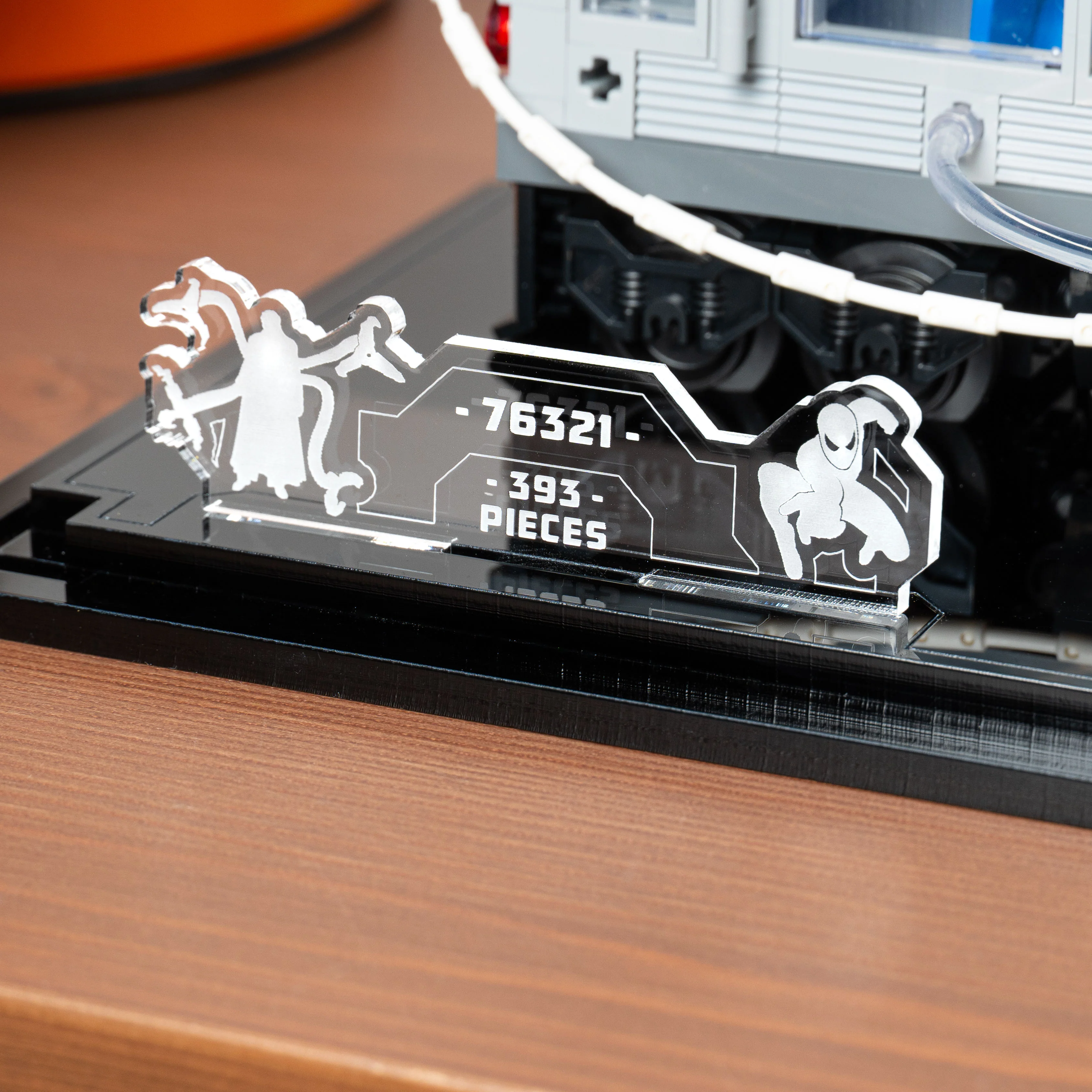 Display Case for LEGO® Marvel™: Spider-Man vs. Doc Ock Subway Train Scene (76321) - Image 14