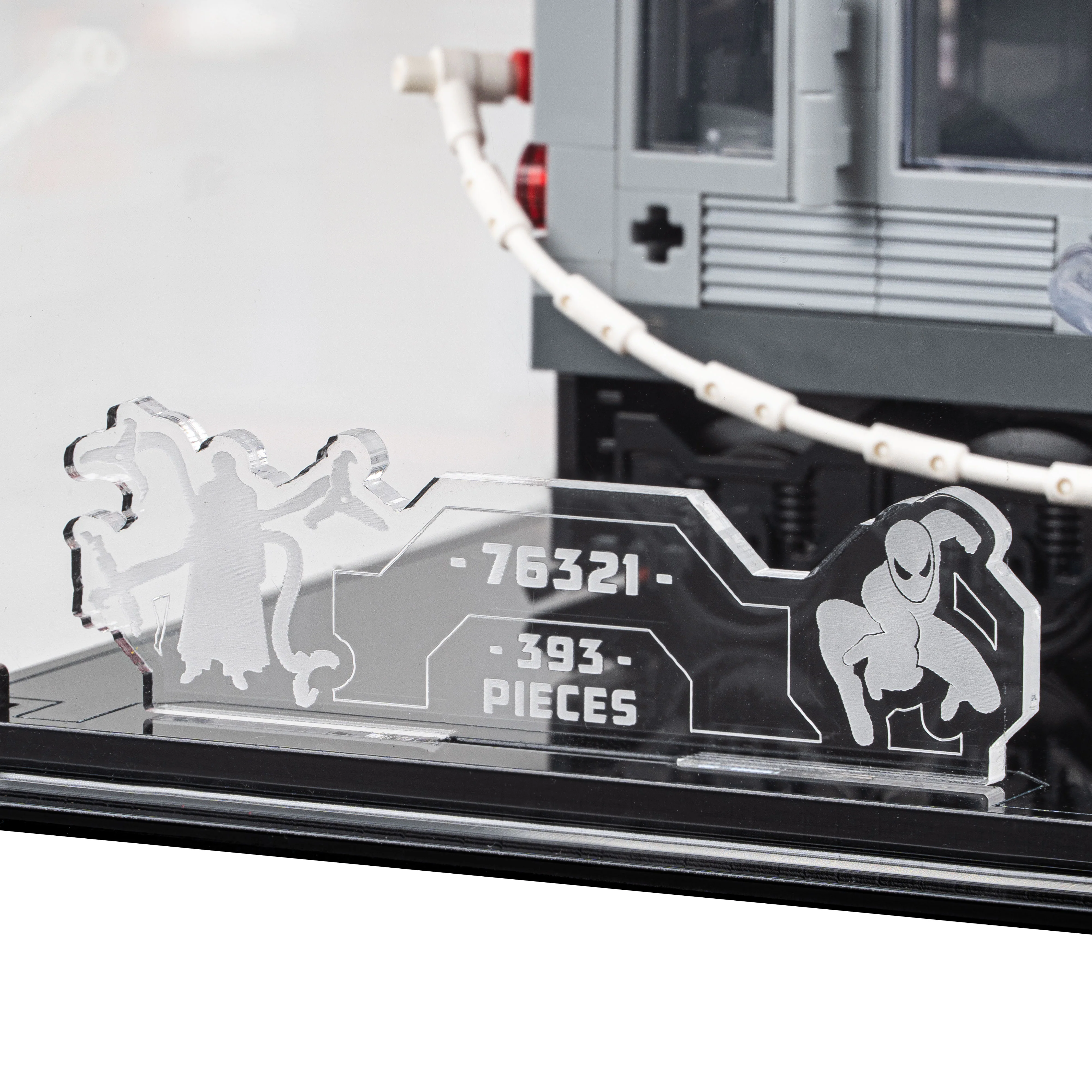 Display Case for LEGO® Marvel™: Spider-Man vs. Doc Ock Subway Train Scene (76321) - Image 9