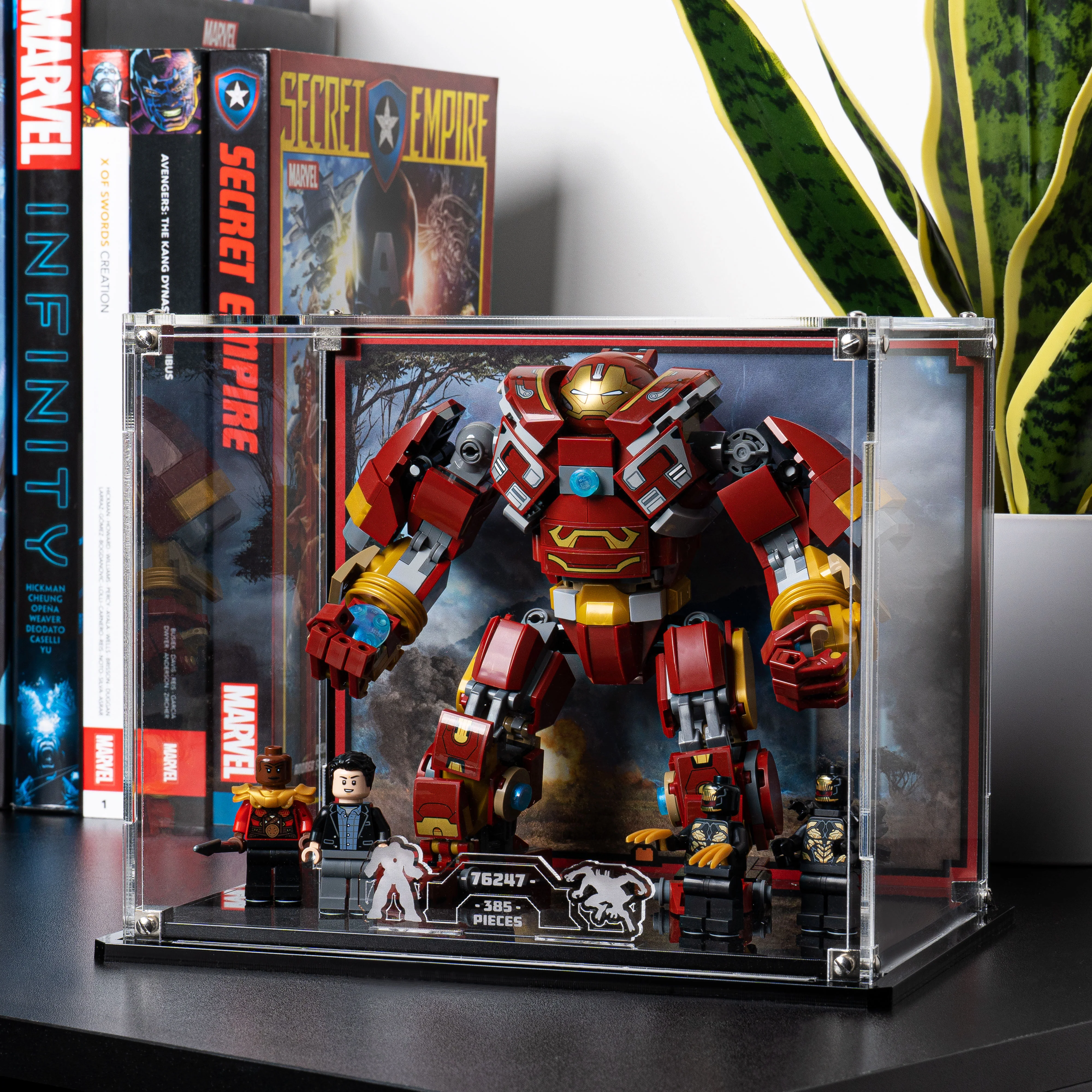 Display Case for LEGO® Marvel: The Hulkbuster: The Battle of Wakanda (76247) - Image 5