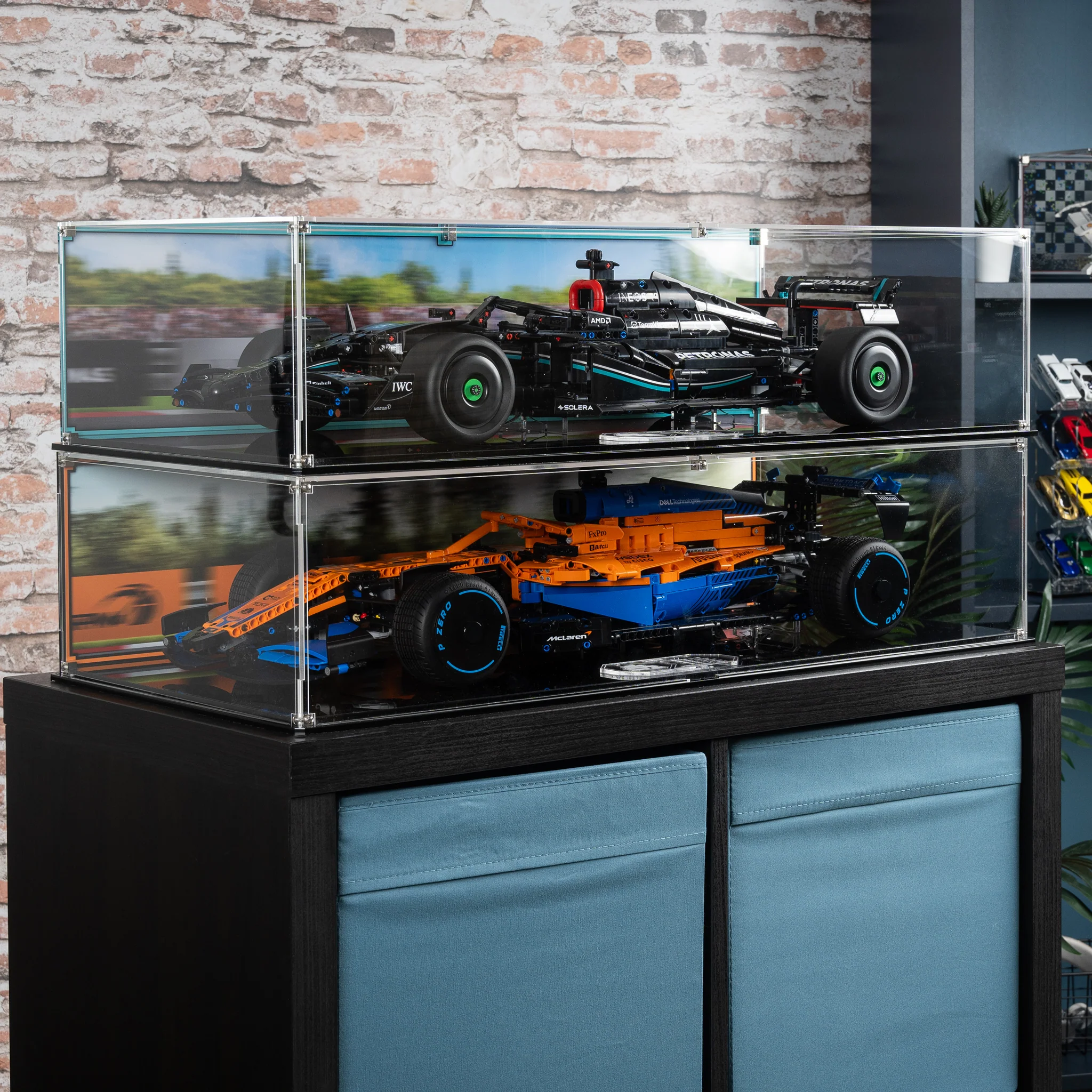 Display Case for LEGO® Technic: McLaren Formula 1™ Race Car (42141) - Image 3