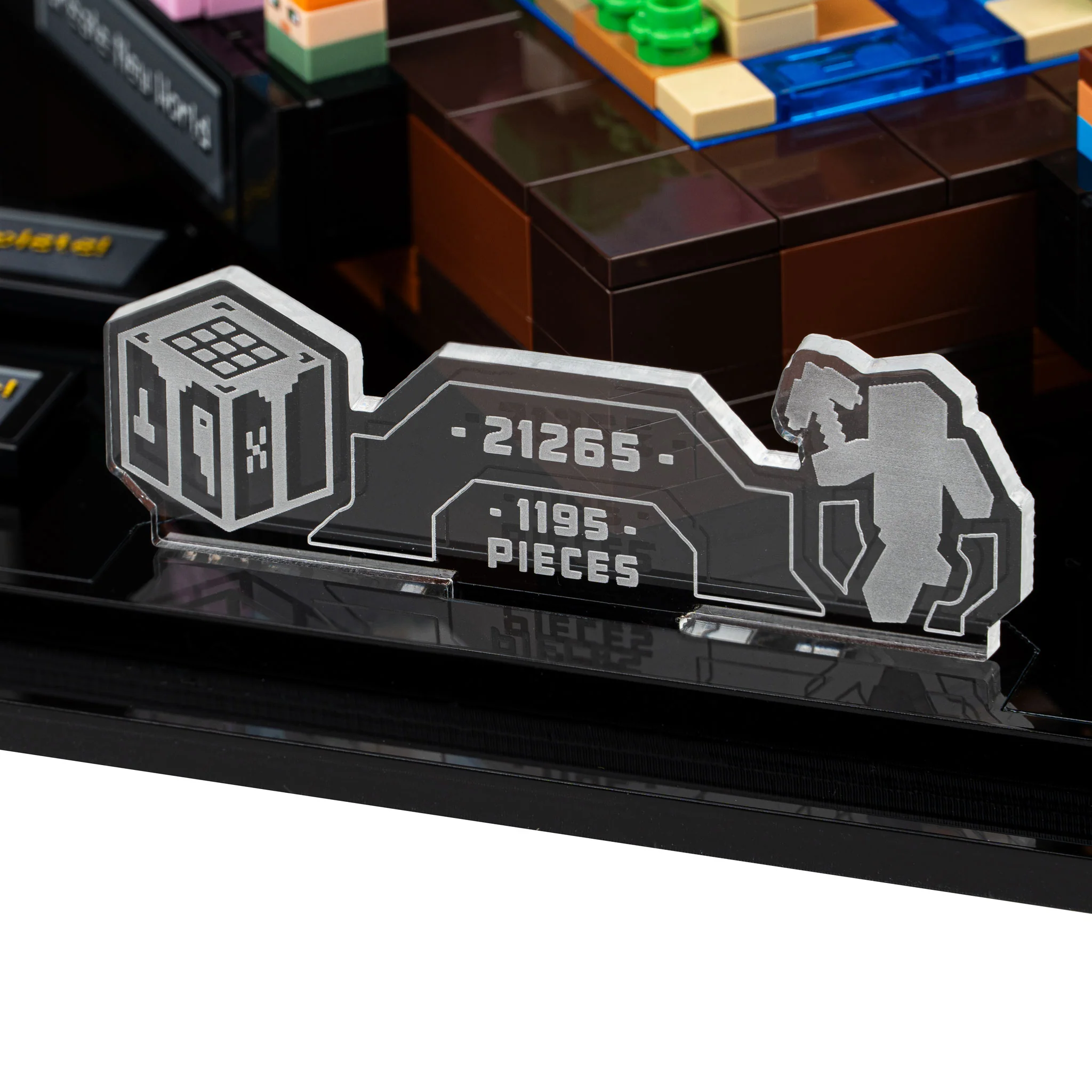 Display Case for LEGO® Minecraft™: Crafting Table (21265) - Image 4