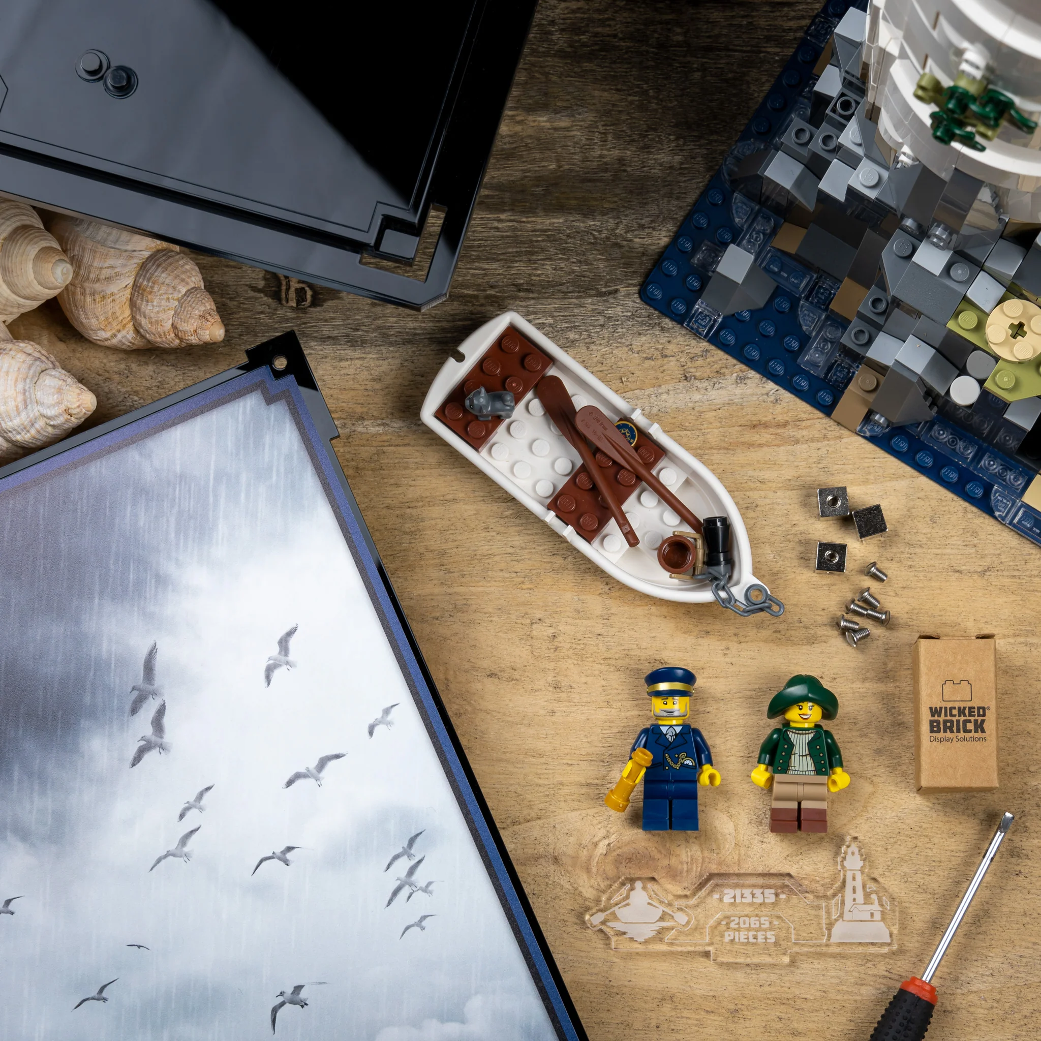 Display Case for LEGO® Ideas: Motorised Lighthouse (21335) - Image 14