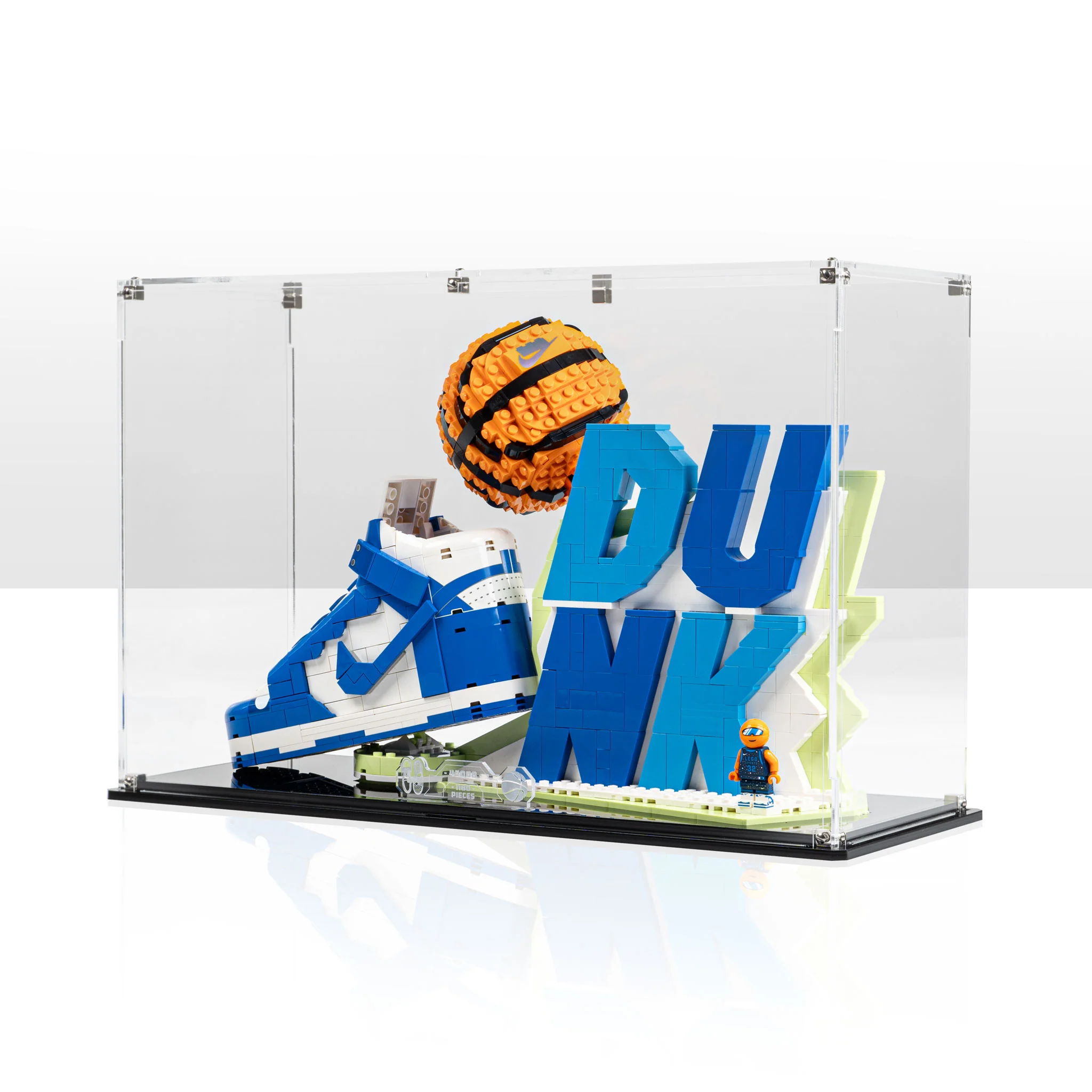 Display Case for LEGO® Nike Dunk x LEGO® Set (43008) - Image 14