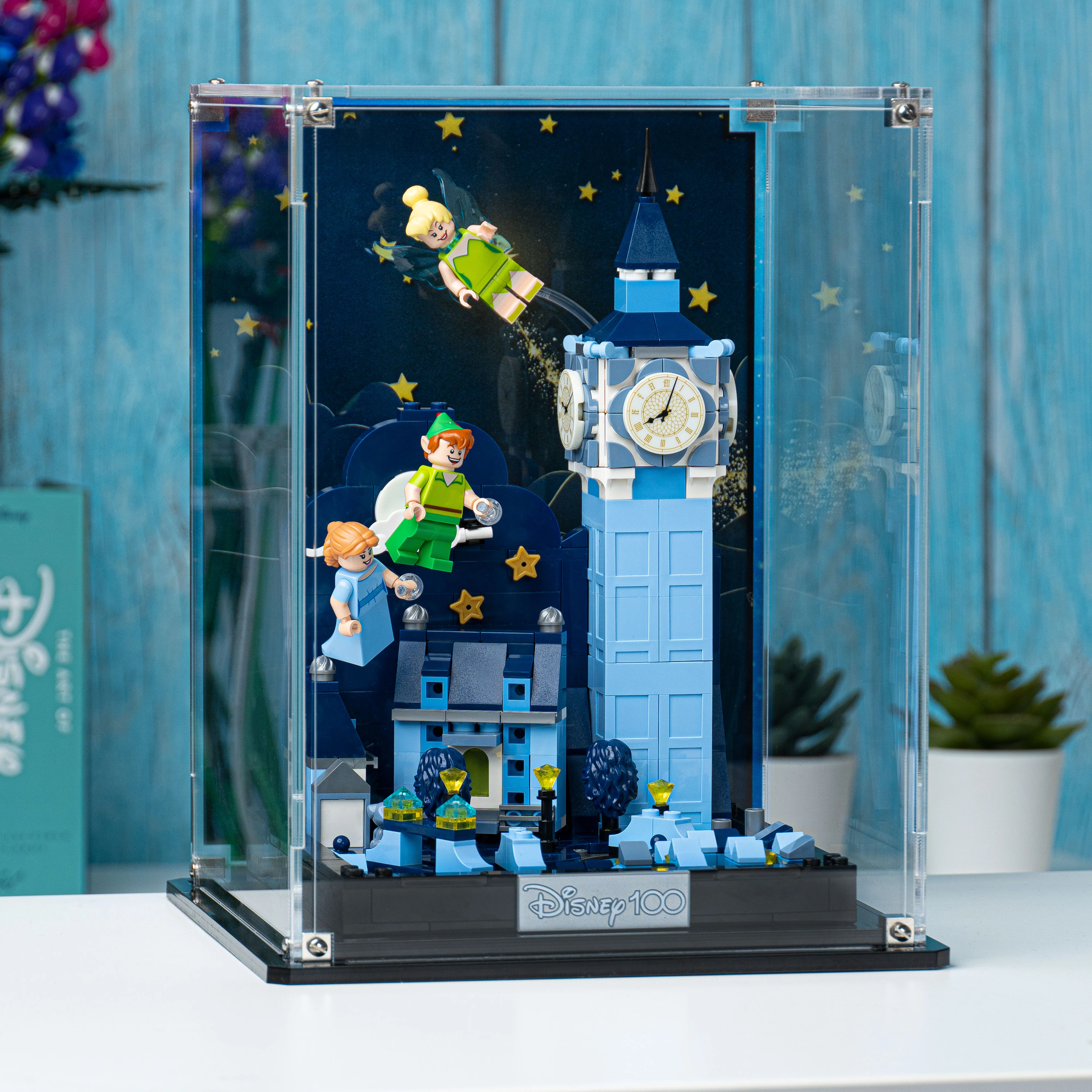 Display Case for LEGO® Peter Pan & Wendy's Flight over London (43232) - Image 10