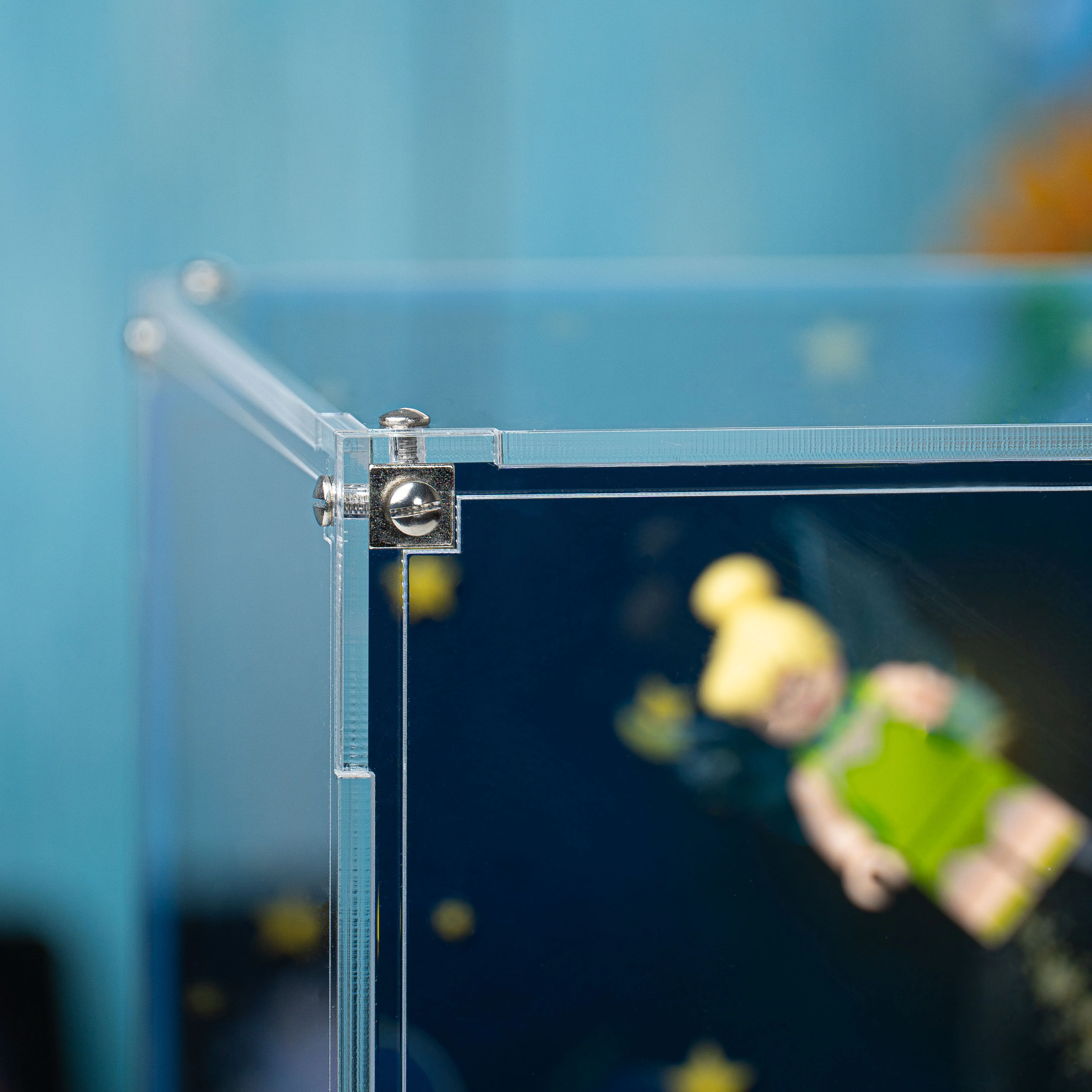 Display Case for LEGO® Peter Pan & Wendy's Flight over London (43232) - Image 11