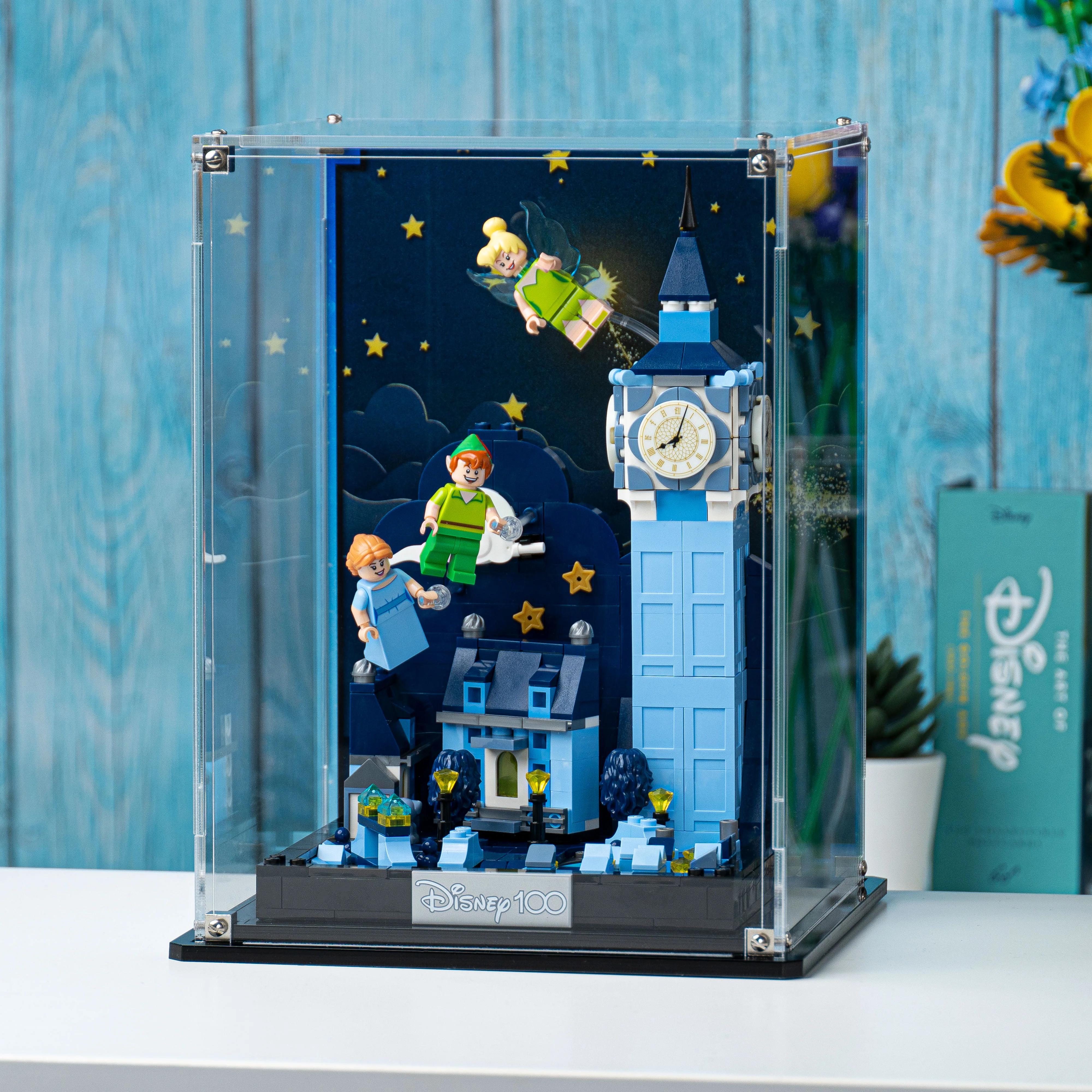Display Case for LEGO® Peter Pan & Wendy's Flight over London (43232) - Image 8
