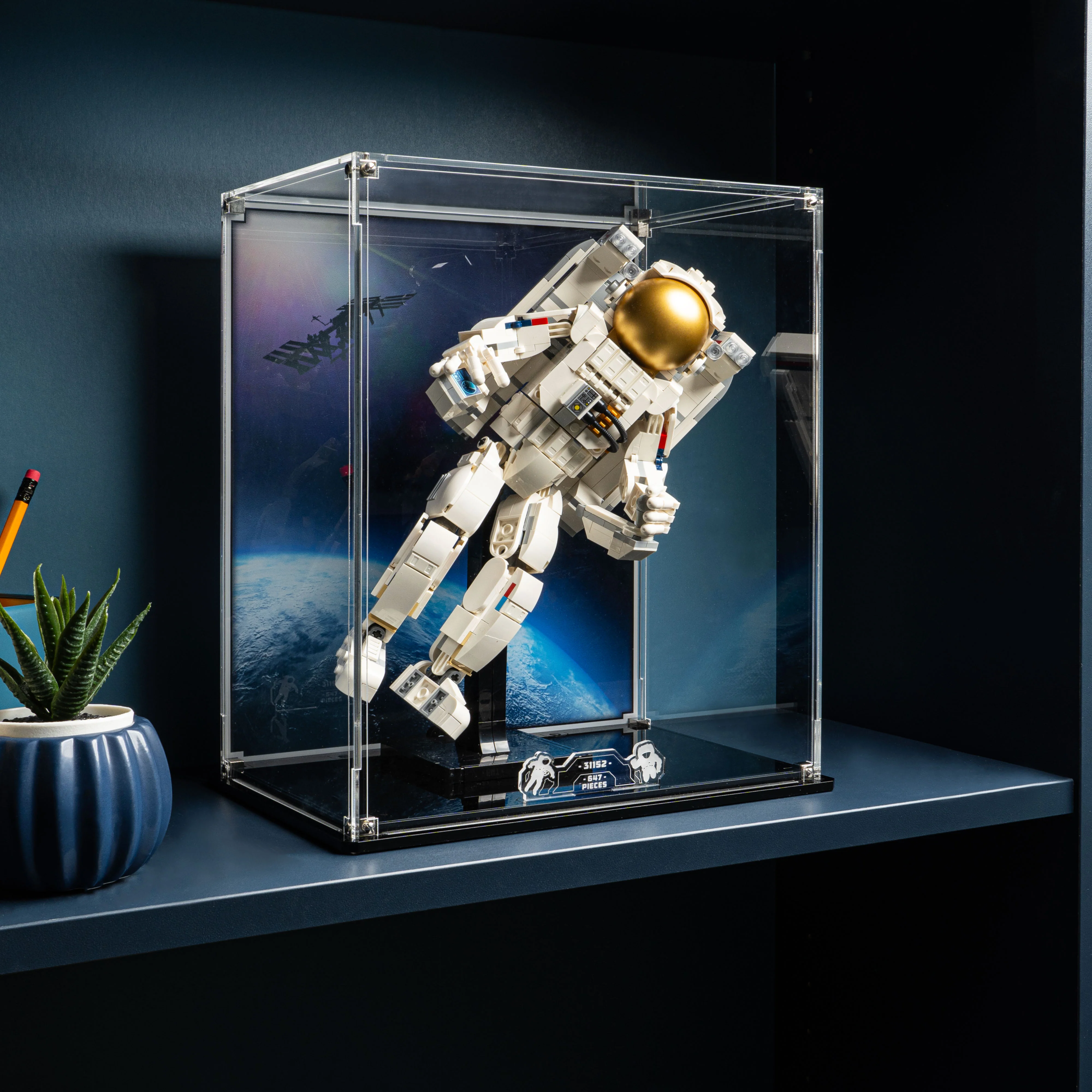 Display Case for LEGO® Space Astronaut (31152) - Image 13