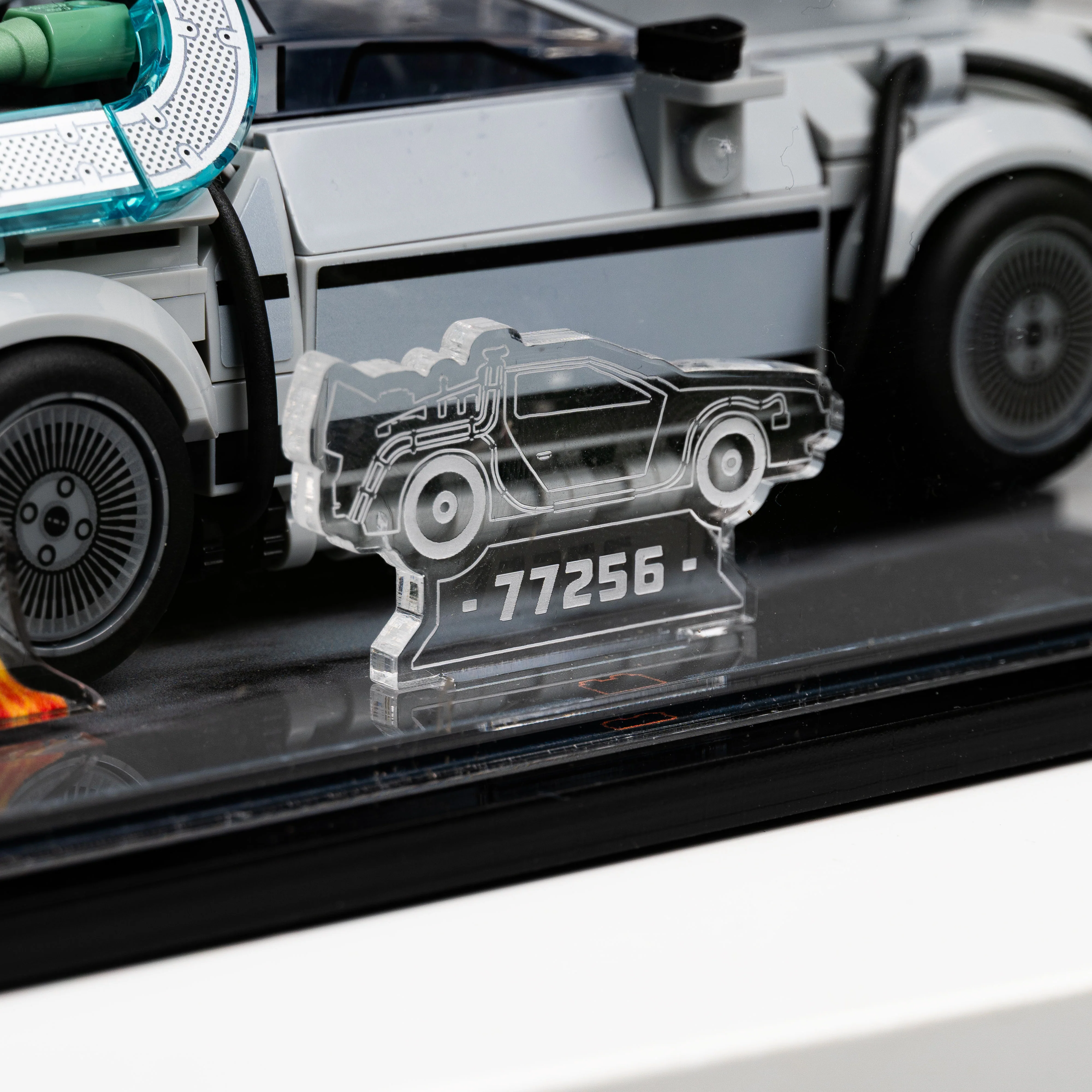 Display Case for LEGO® Speed Champions: Time Machine from Back to the Future (77256) - Image 28