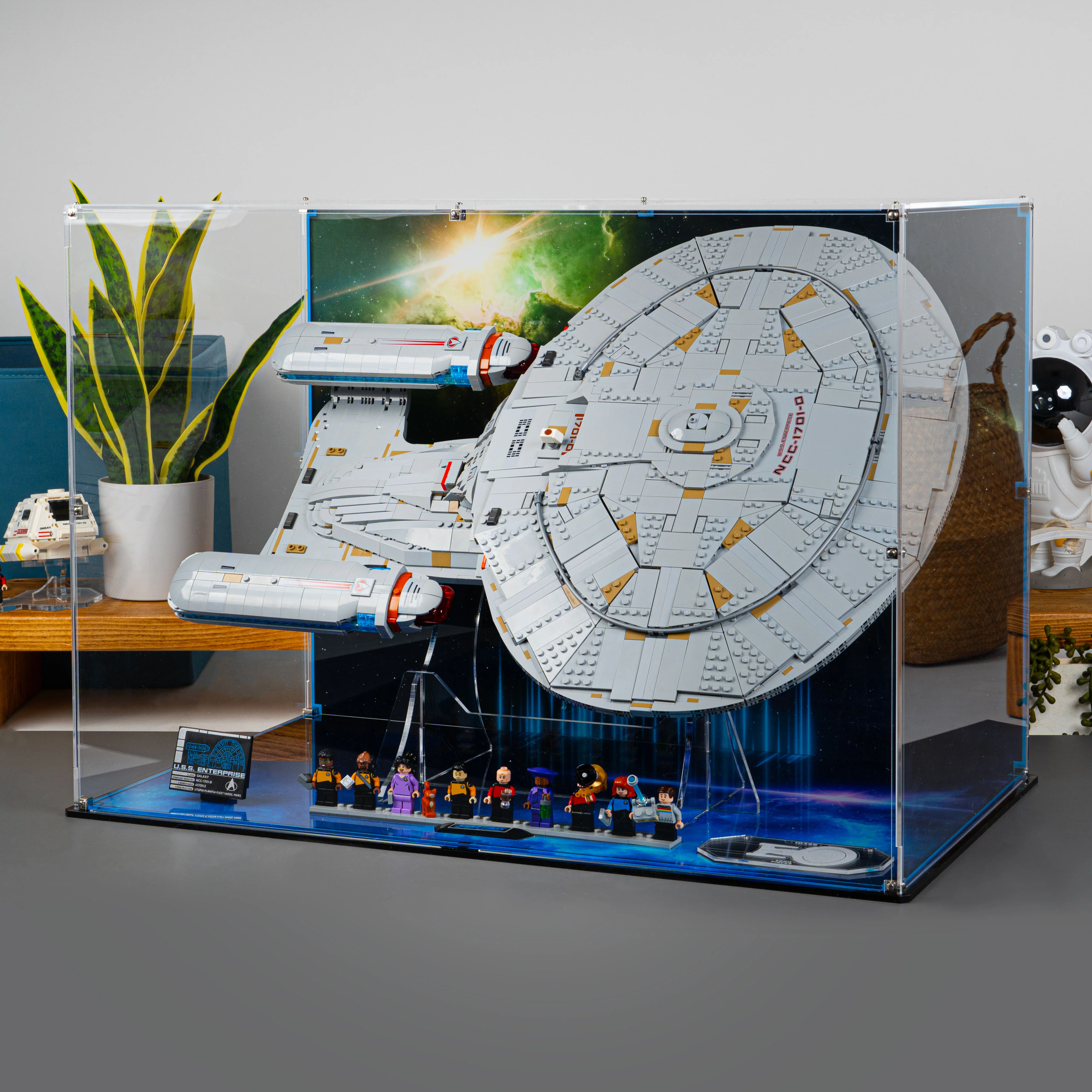 Display Case for LEGO® Star Trek: U.S.S. Enterprise NCC-1701-D™ (10356) - Image 13