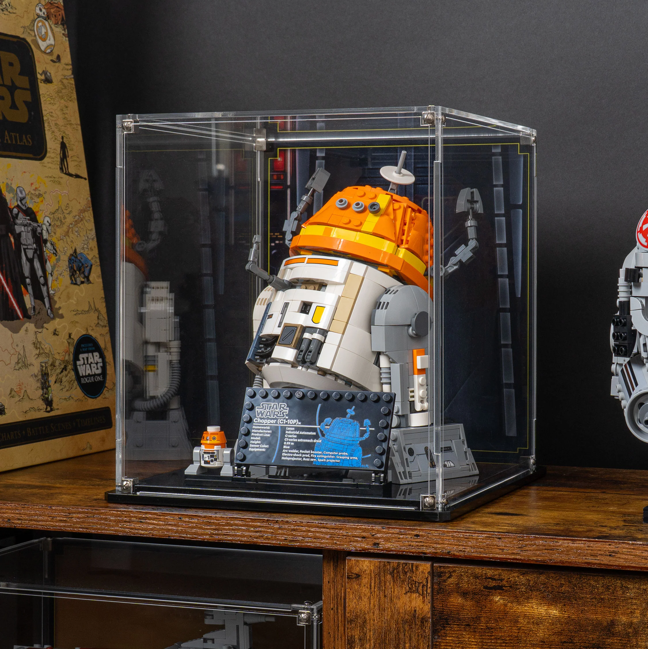 Display Case for LEGO® Star Wars: Chopper (C1-10P) Astromech Droid (75416) - Image 8