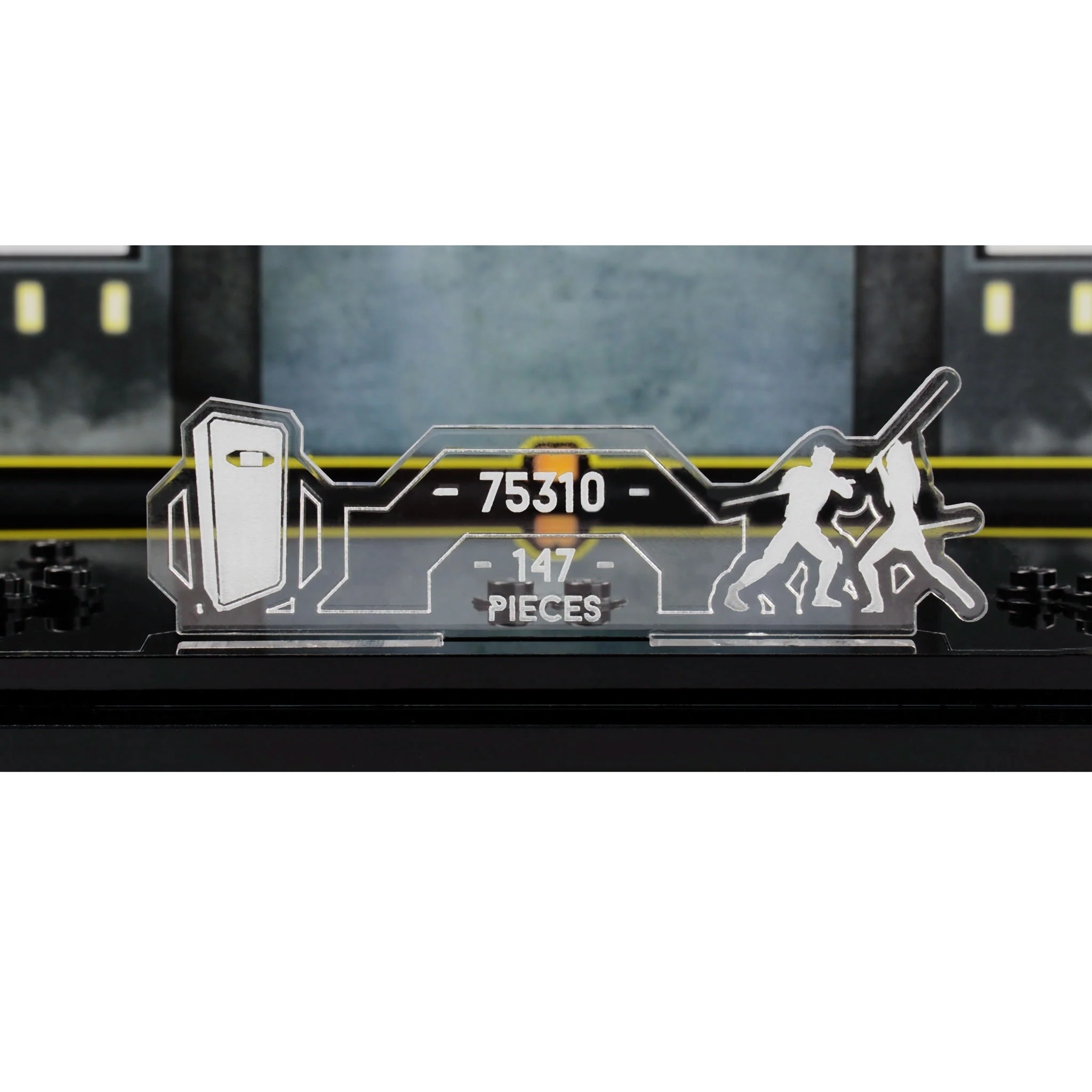 Display Case for LEGO® Star Wars™ Duel on Mandalore (75310) - Image 4