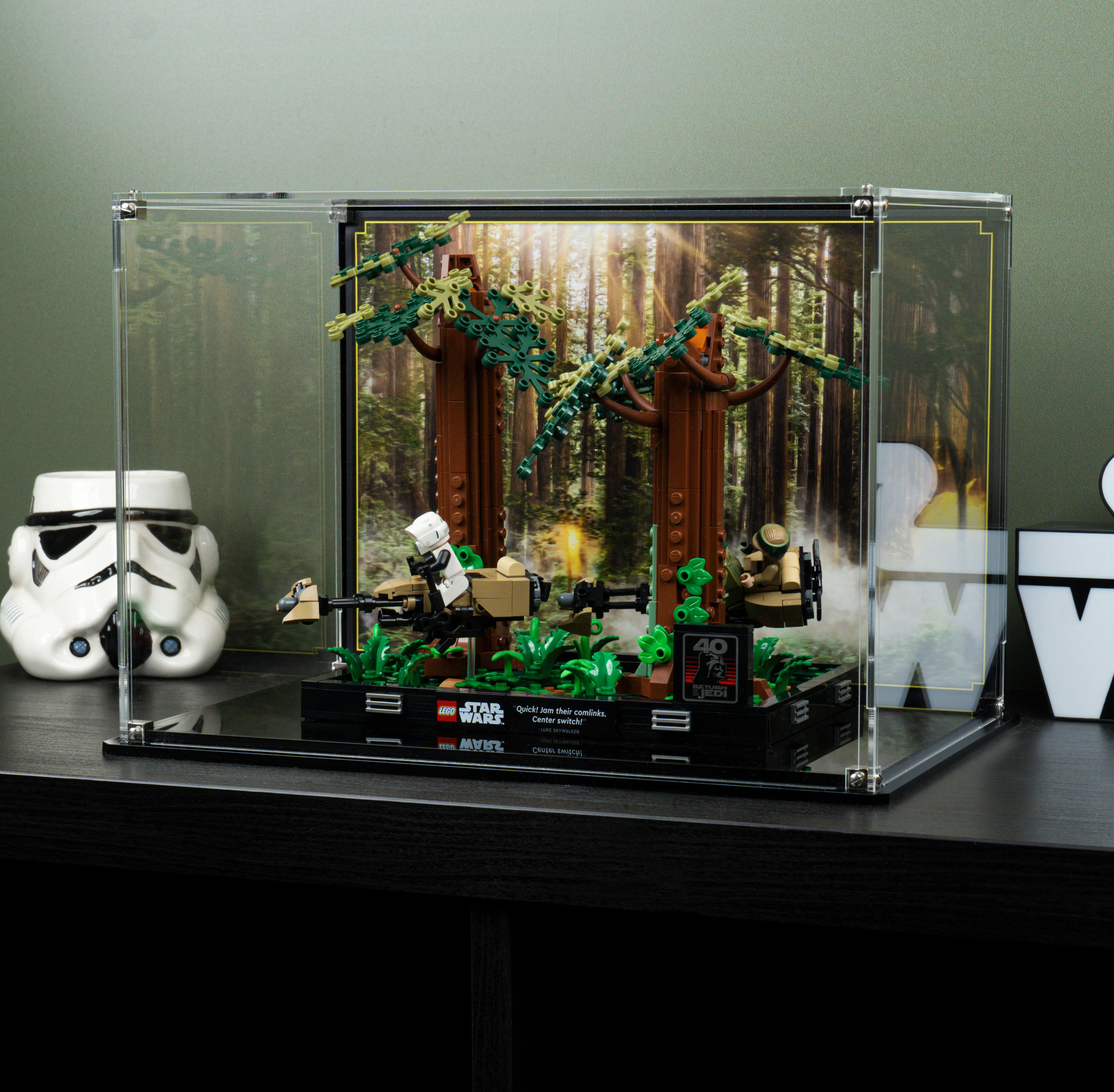 Display Case for LEGO® Star Wars: Endor™ Speeder Chase Diorama (75353) - Image 11