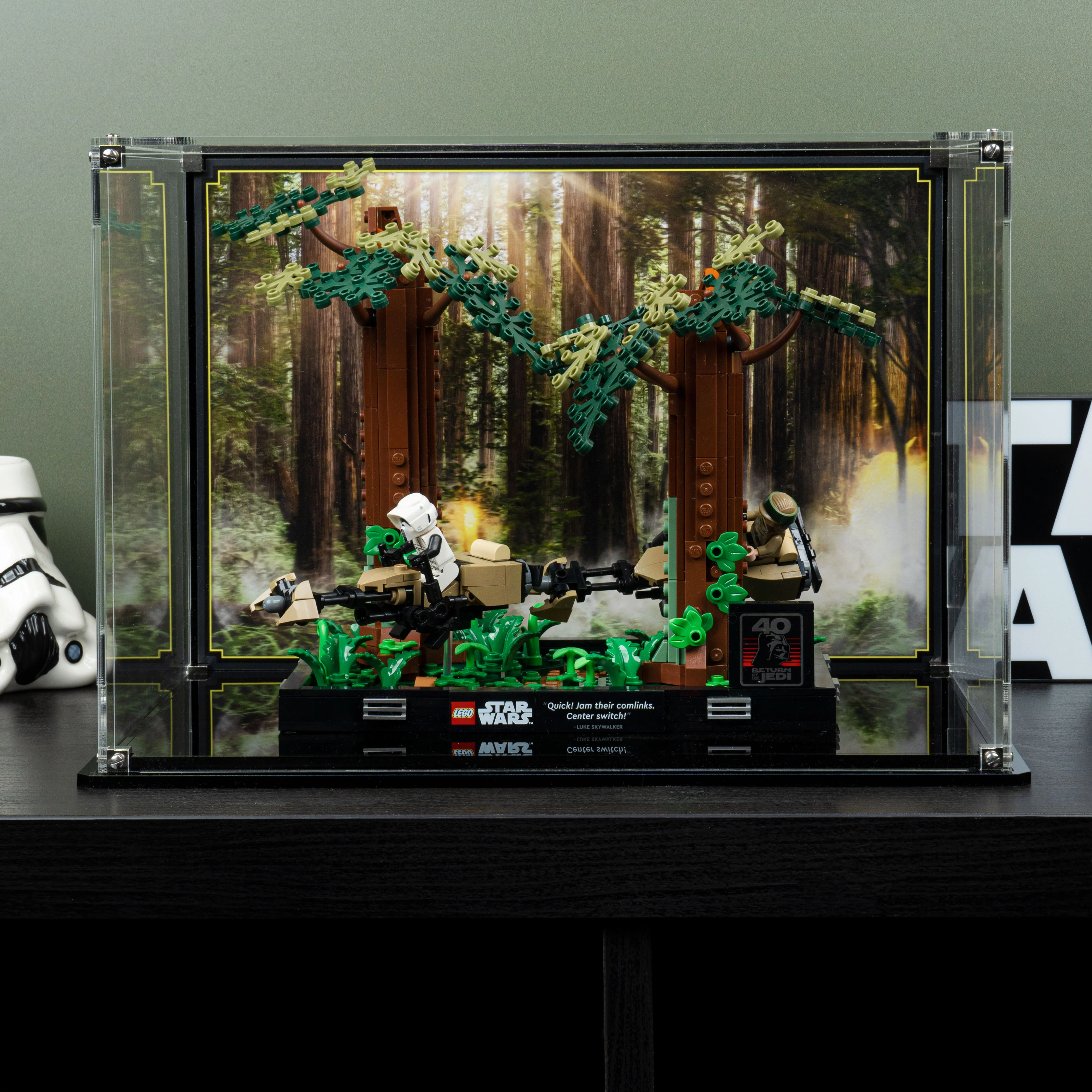 Display Case for LEGO® Star Wars: Endor™ Speeder Chase Diorama (75353) - Image 13