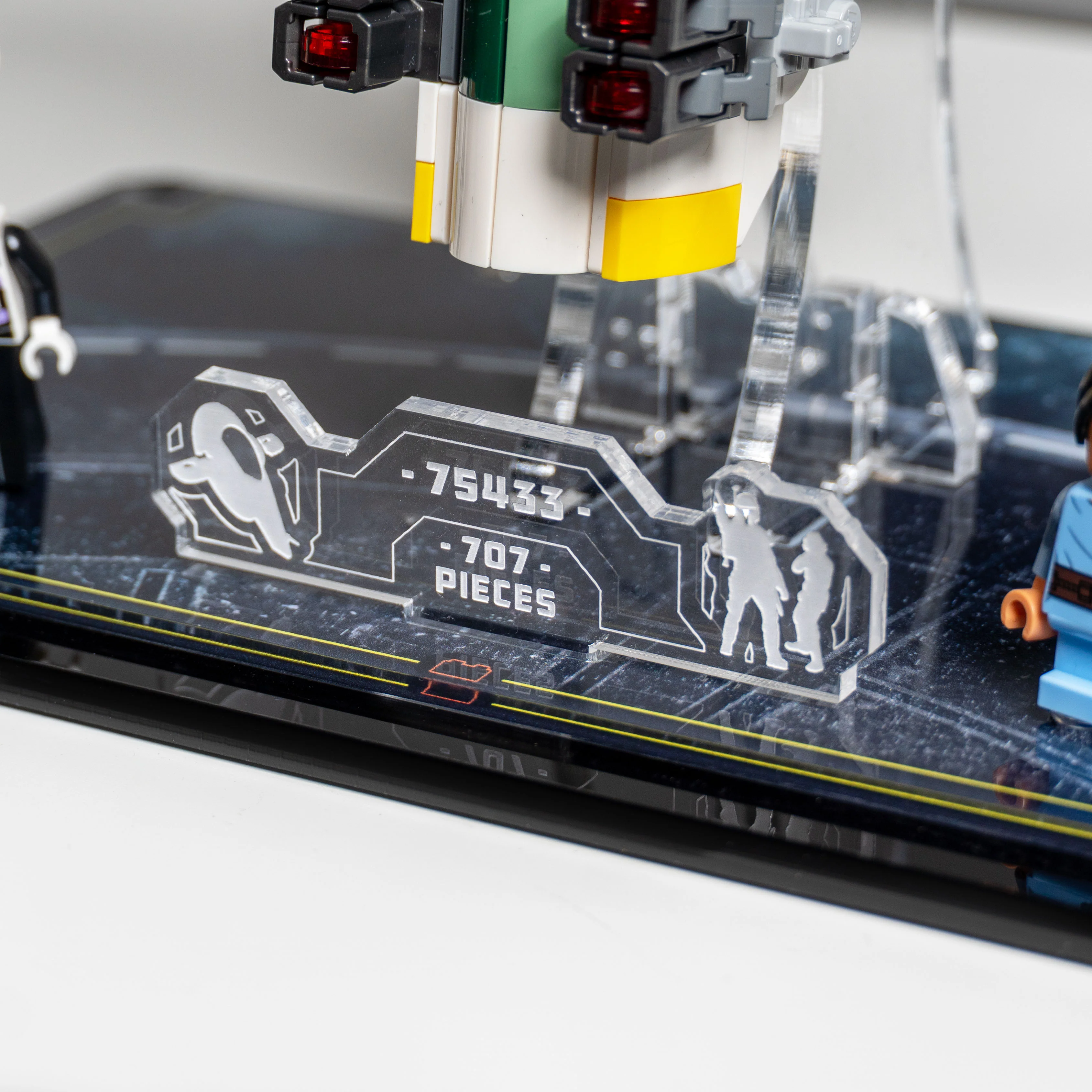 Display Case for LEGO® Star Wars: Jango Fett's Starship (75433) - Image 23