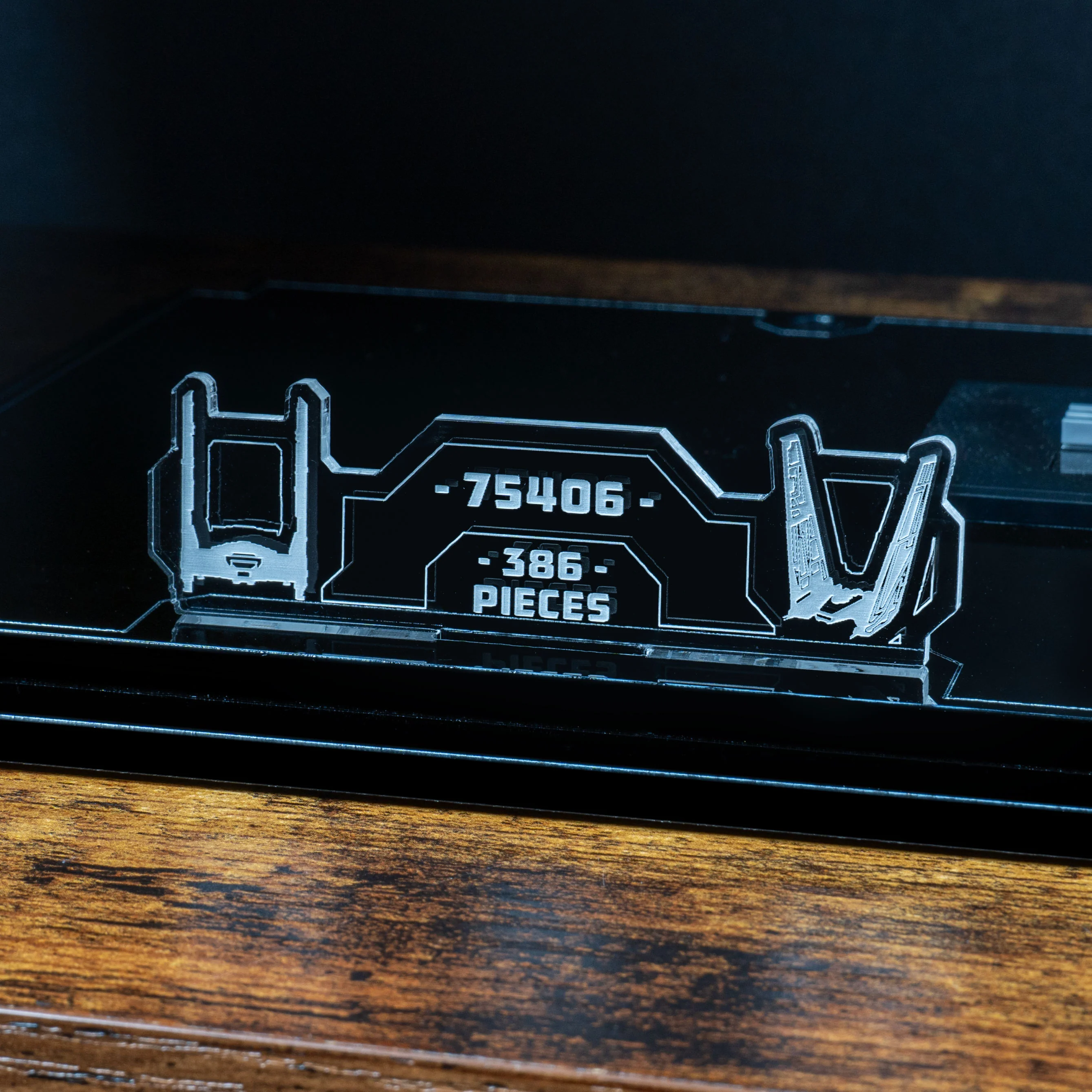 Display Case for LEGO® Star Wars™ Kylo Ren's Command Shuttle (75406) - Image 8