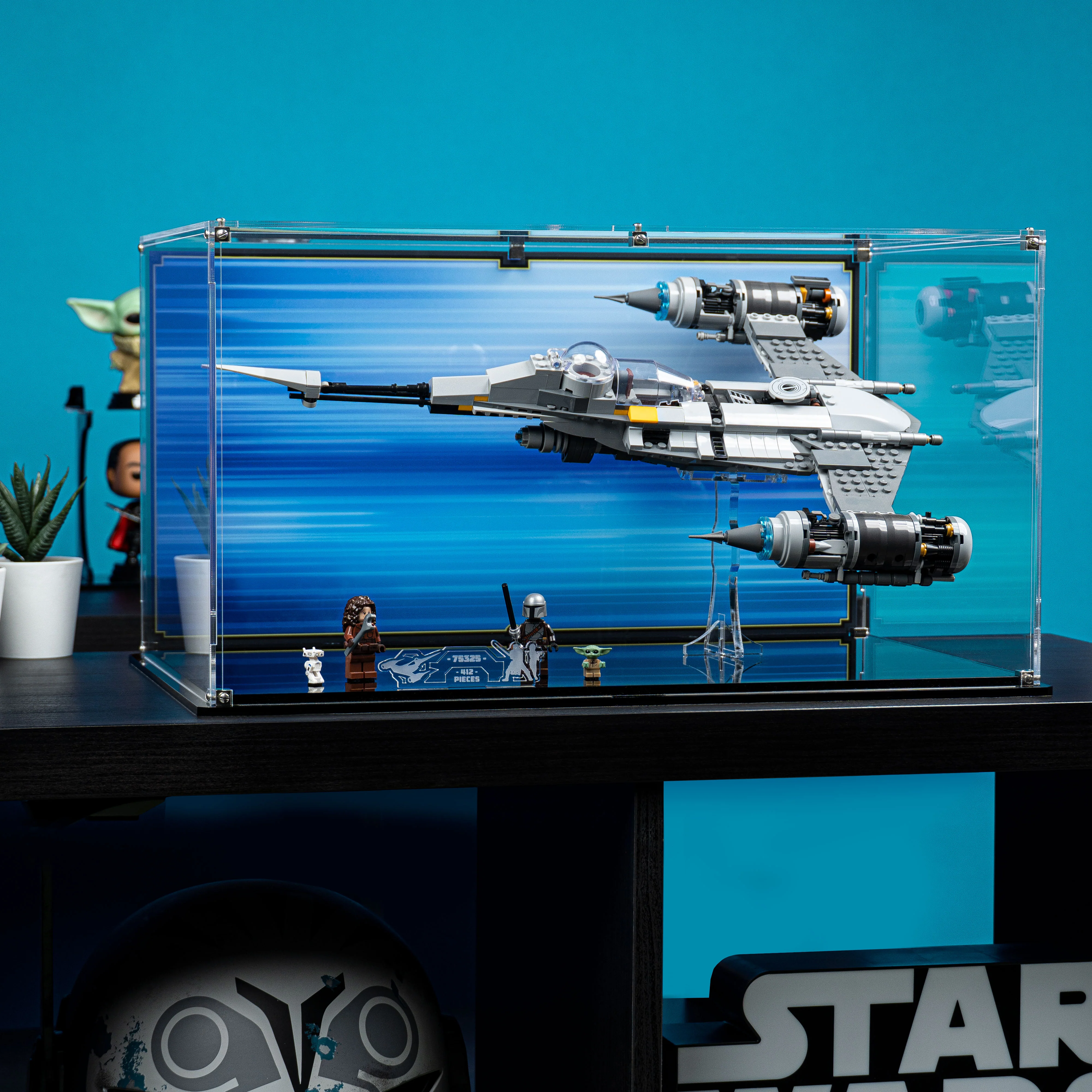Display Case for LEGO® Star Wars The Mandalorian's N-1 Starfighter™ (75325) - Image 23