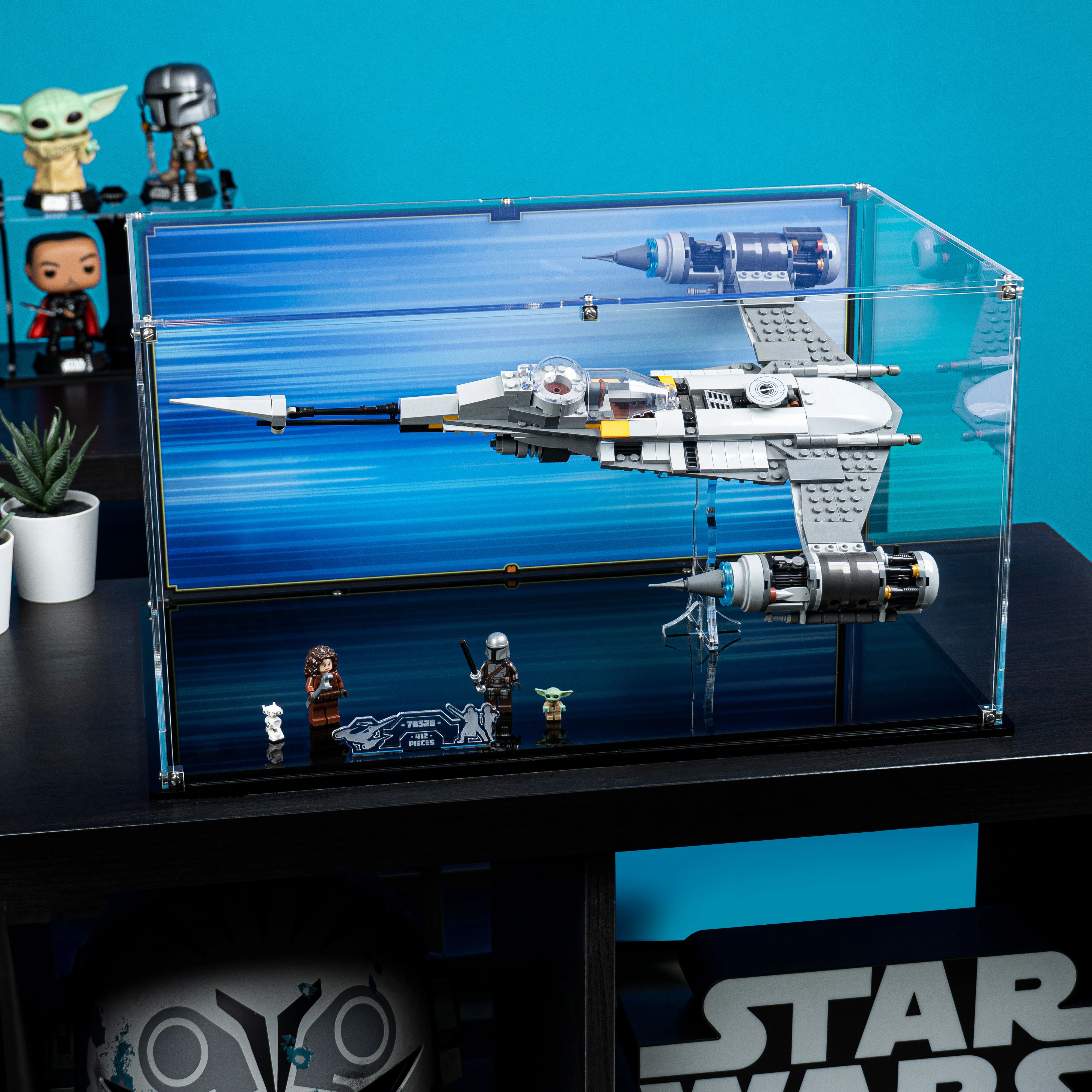 Display Case for LEGO® Star Wars The Mandalorian's N-1 Starfighter™ (75325) - Image 24