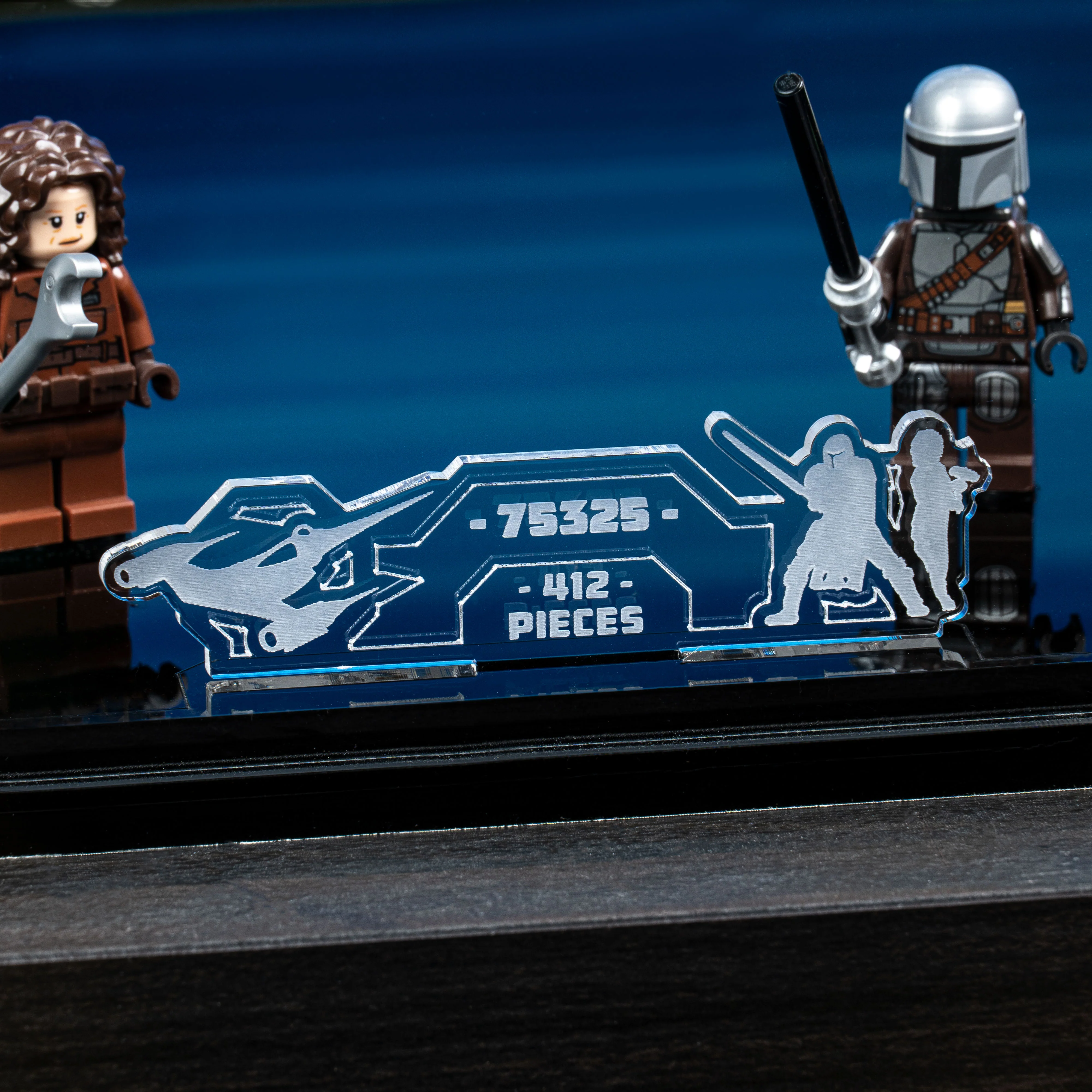 Display Case for LEGO® Star Wars The Mandalorian's N-1 Starfighter™ (75325) - Image 25