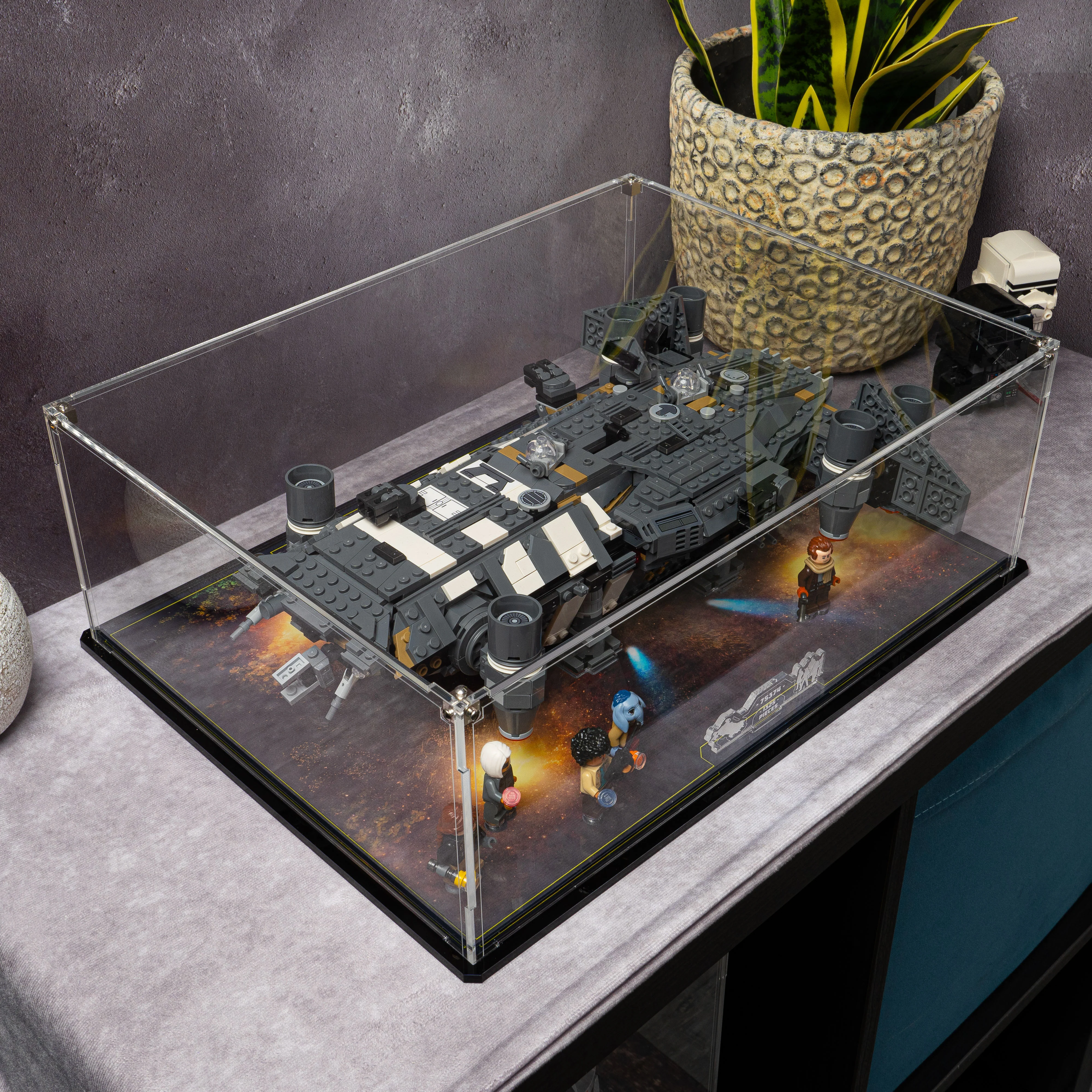 Display Case for LEGO® Star Wars: The Onyx Cinder (75374) - Image 9