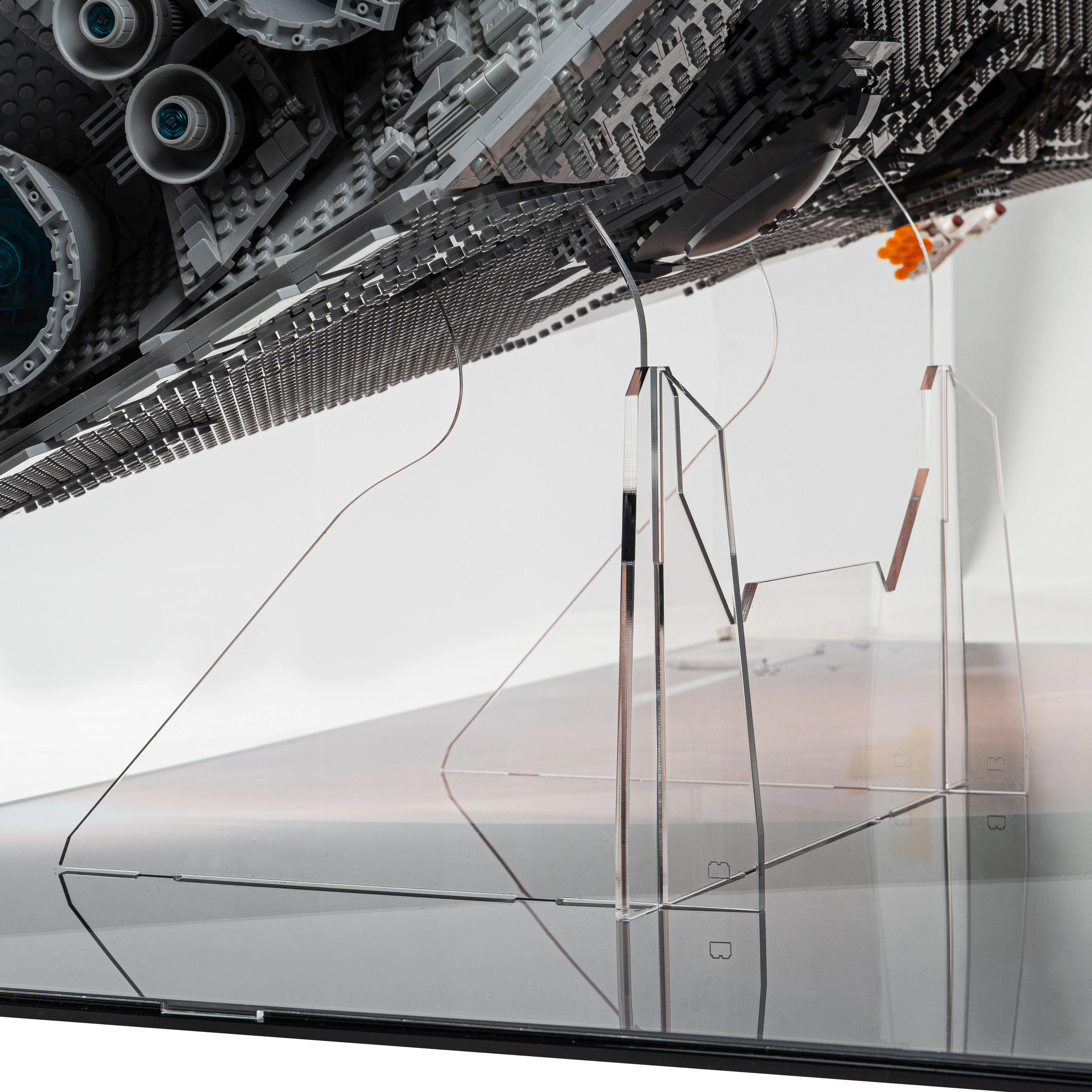Display Case for LEGO® Star Wars™ UCS Imperial Star Destroyer™ (75252) - Image 5