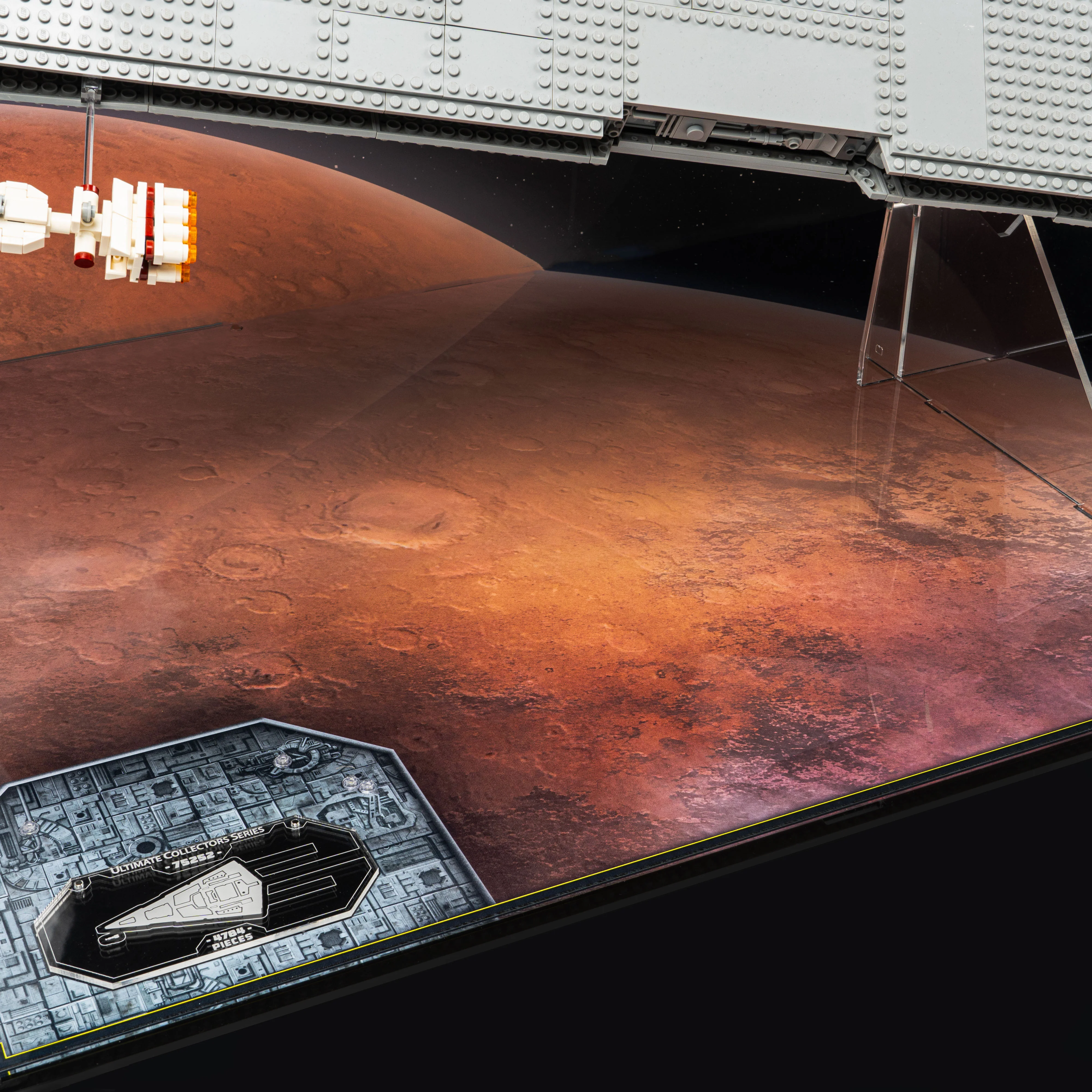 Display Case for LEGO® Star Wars™ UCS Imperial Star Destroyer™ (75252) - Image 6