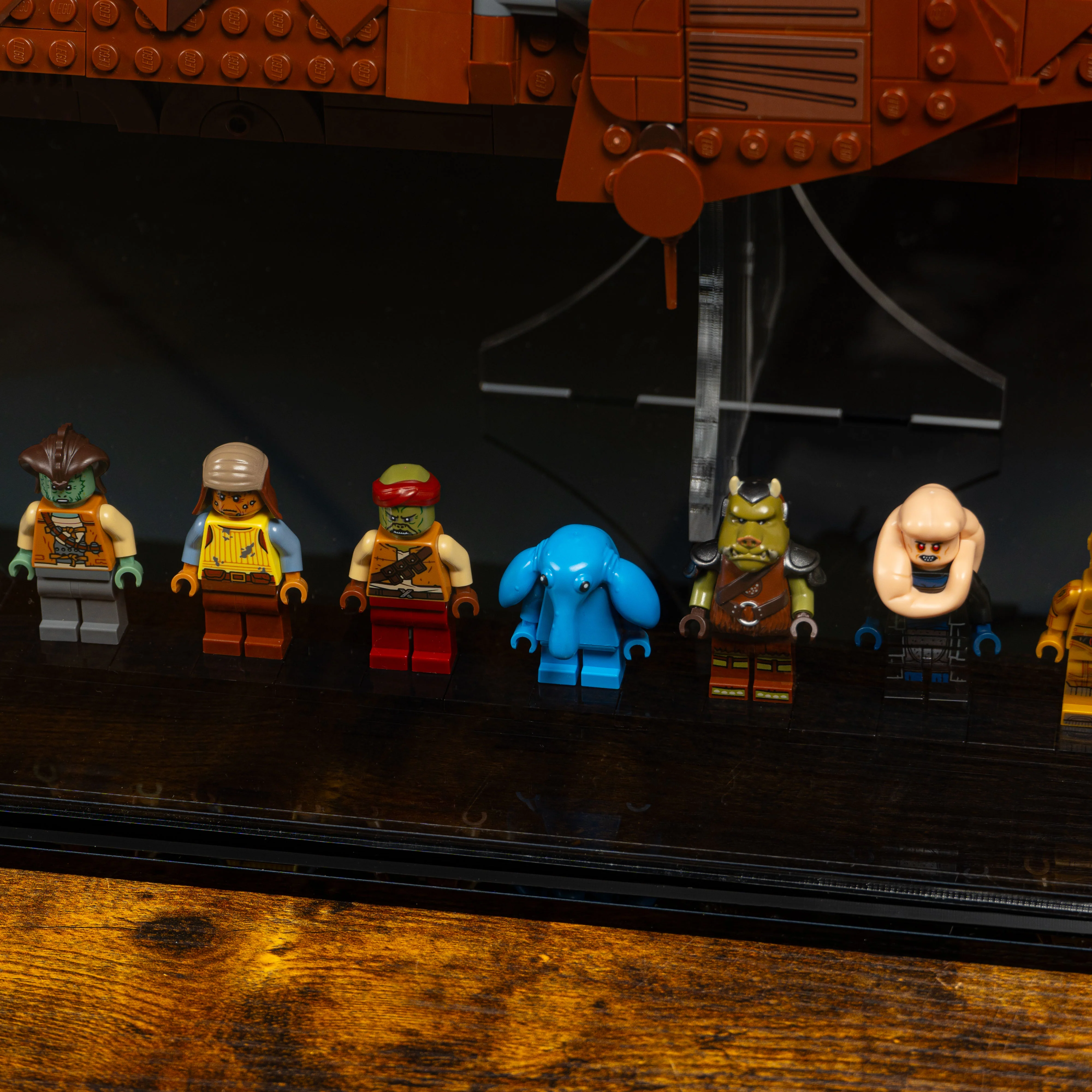 Display Case for LEGO® Star Wars™ UCS Jabba’s Sail Barge (75397) - Image 10