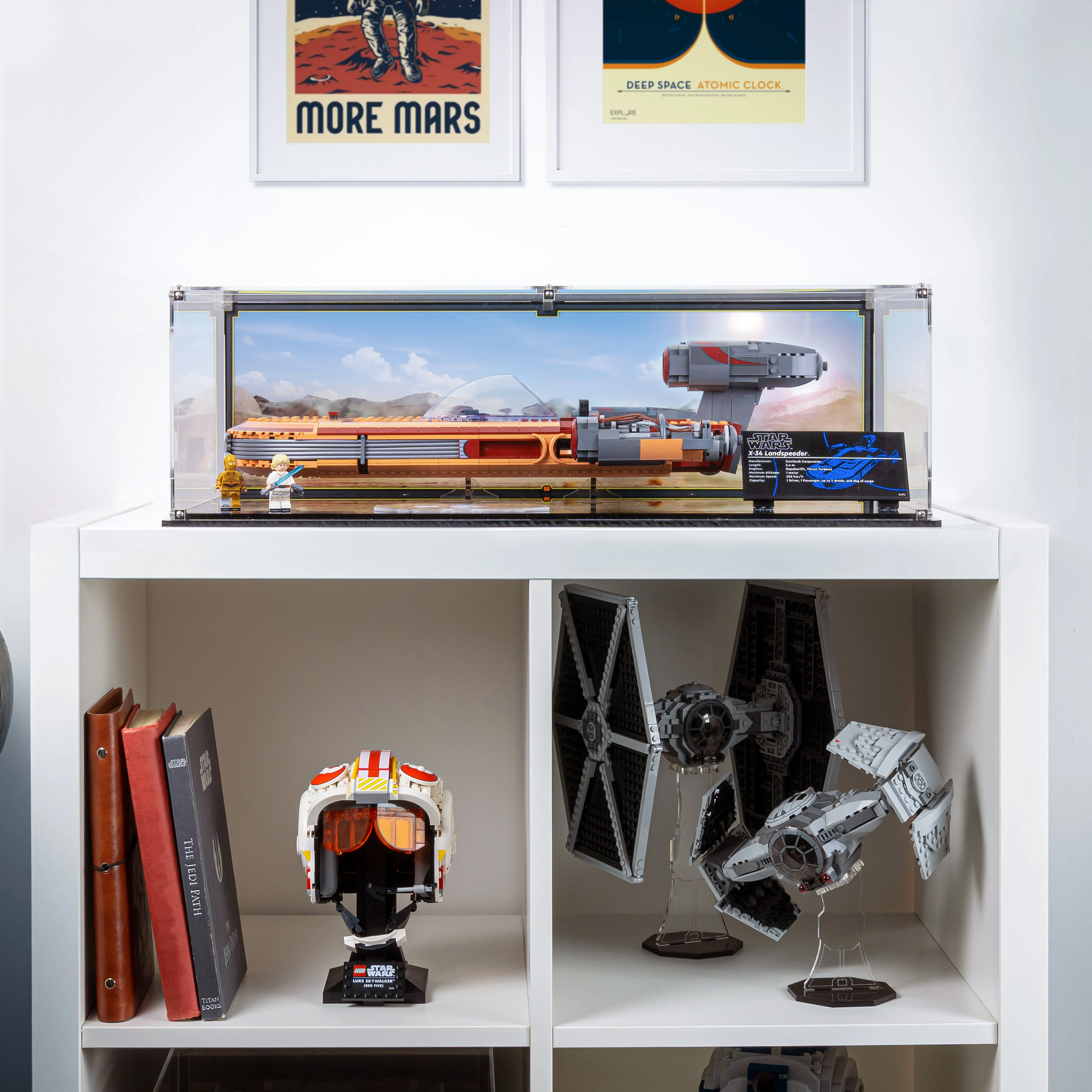 Display Case for LEGO® Star Wars™ UCS Luke Skywalker’s Landspeeder™ (75341) - Image 7