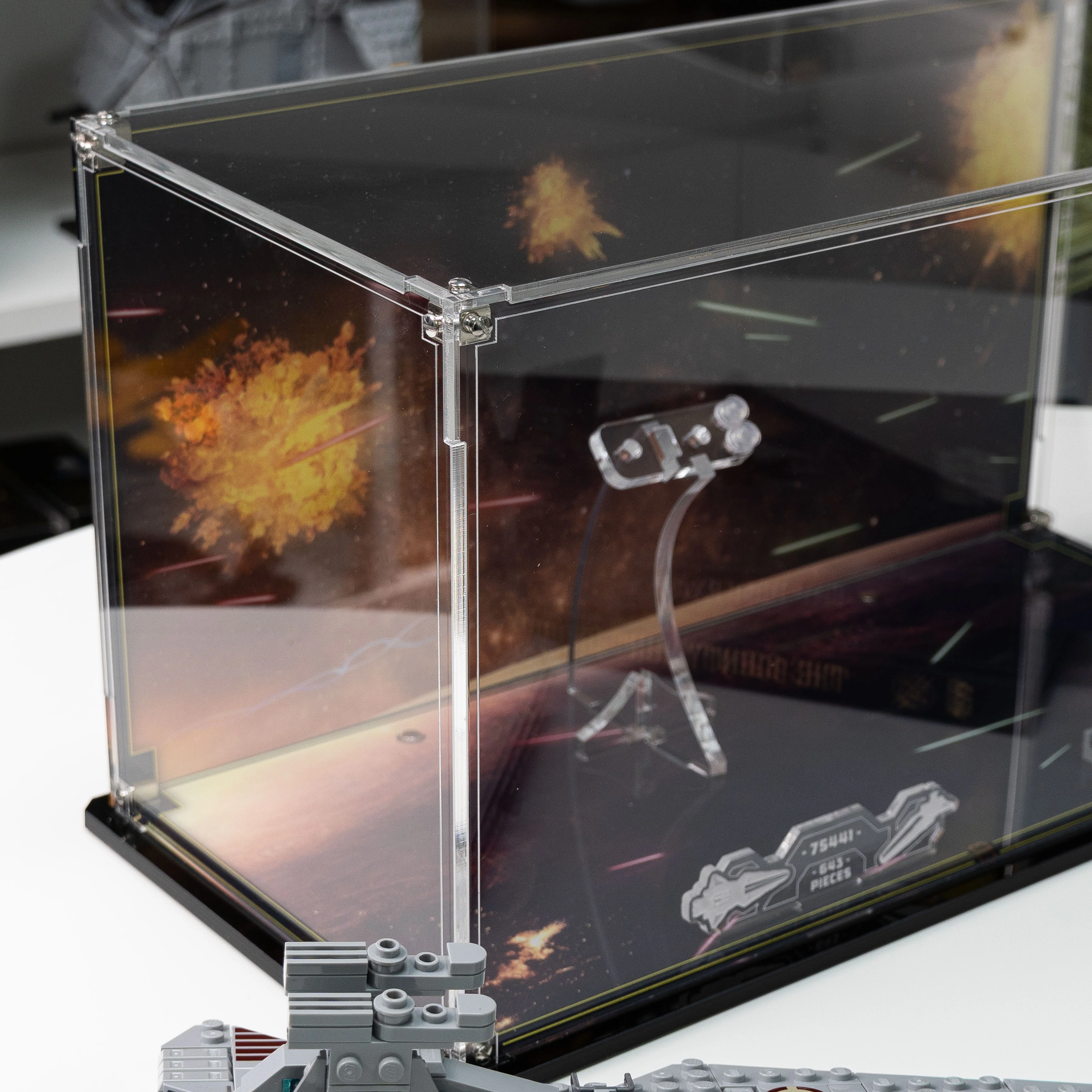 Display Case for LEGO® Star Wars: Venator-Class Attack Cruiser™ (75441) - Image 13