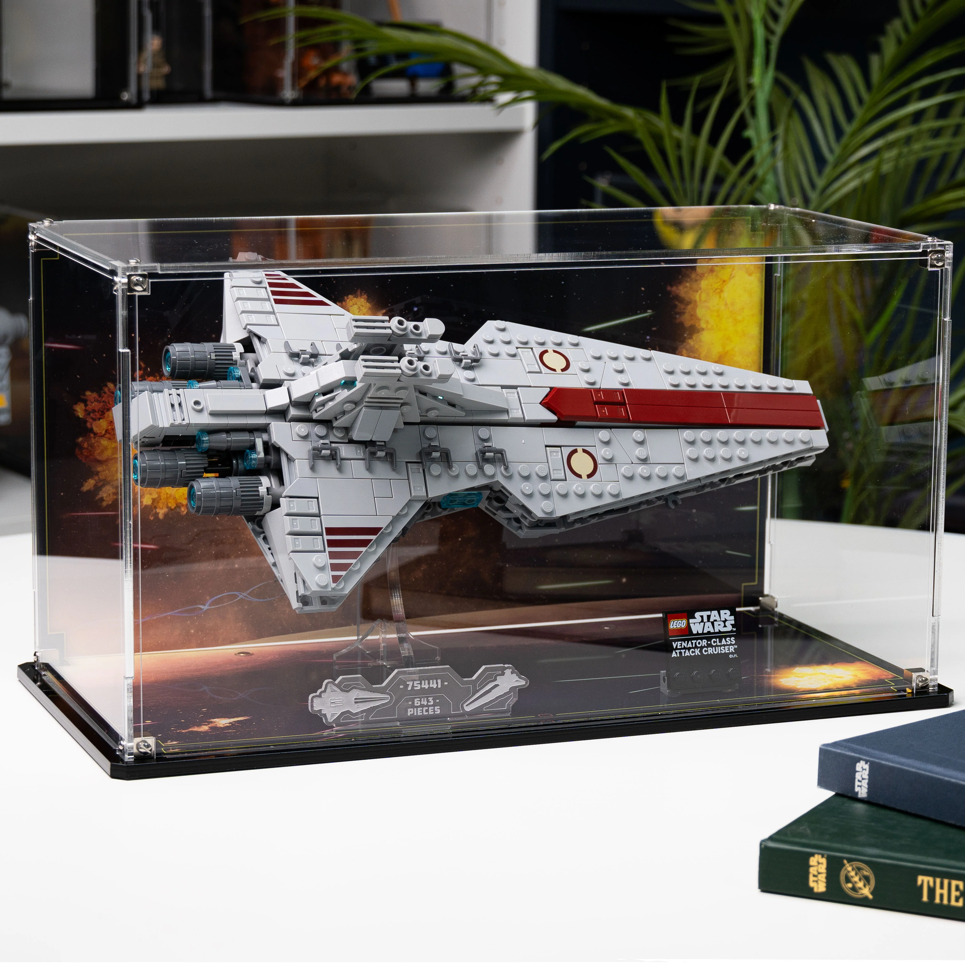Display Case for LEGO® Star Wars: Venator-Class Attack Cruiser™ (75441) - Image 2