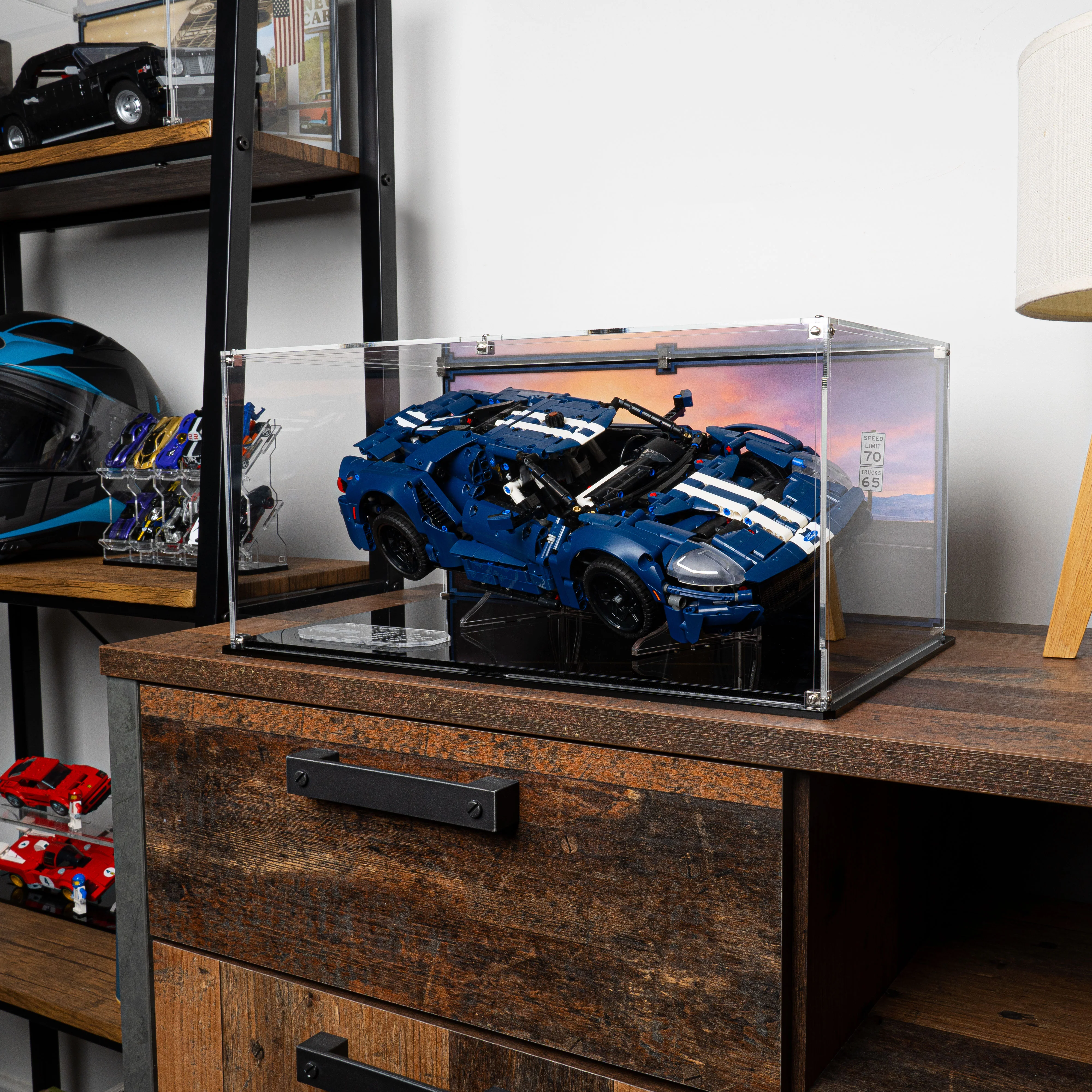 Display Case for LEGO® Technic: 2022 Ford GT (42154) - Image 11