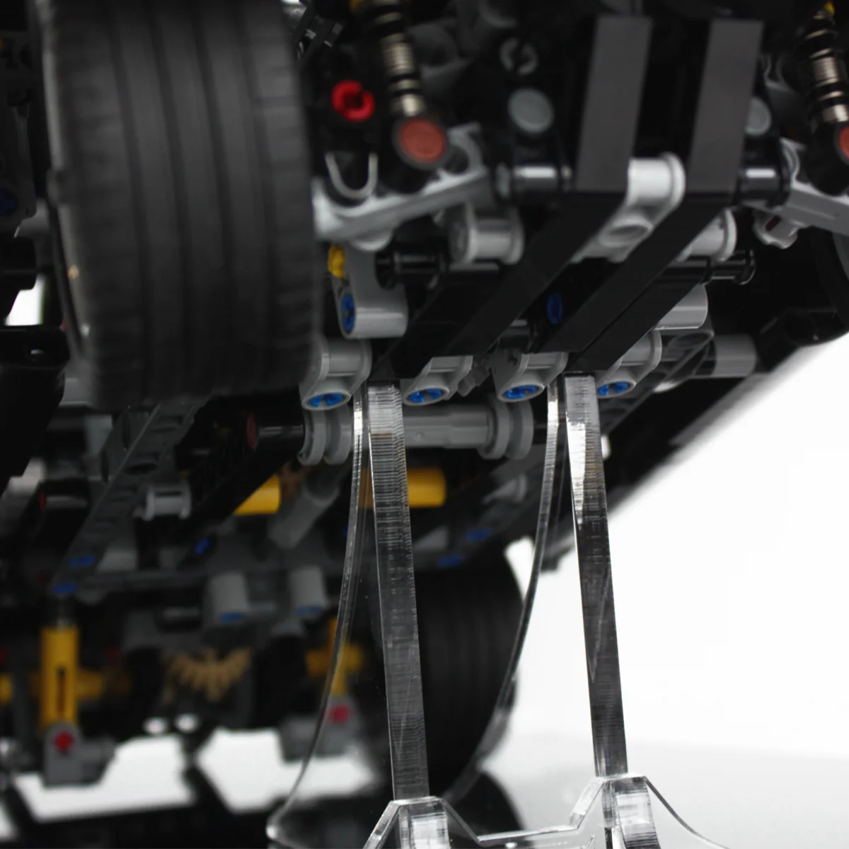 Display Case for LEGO® Technic: Dom's Dodge Charger (42111) - Image 17