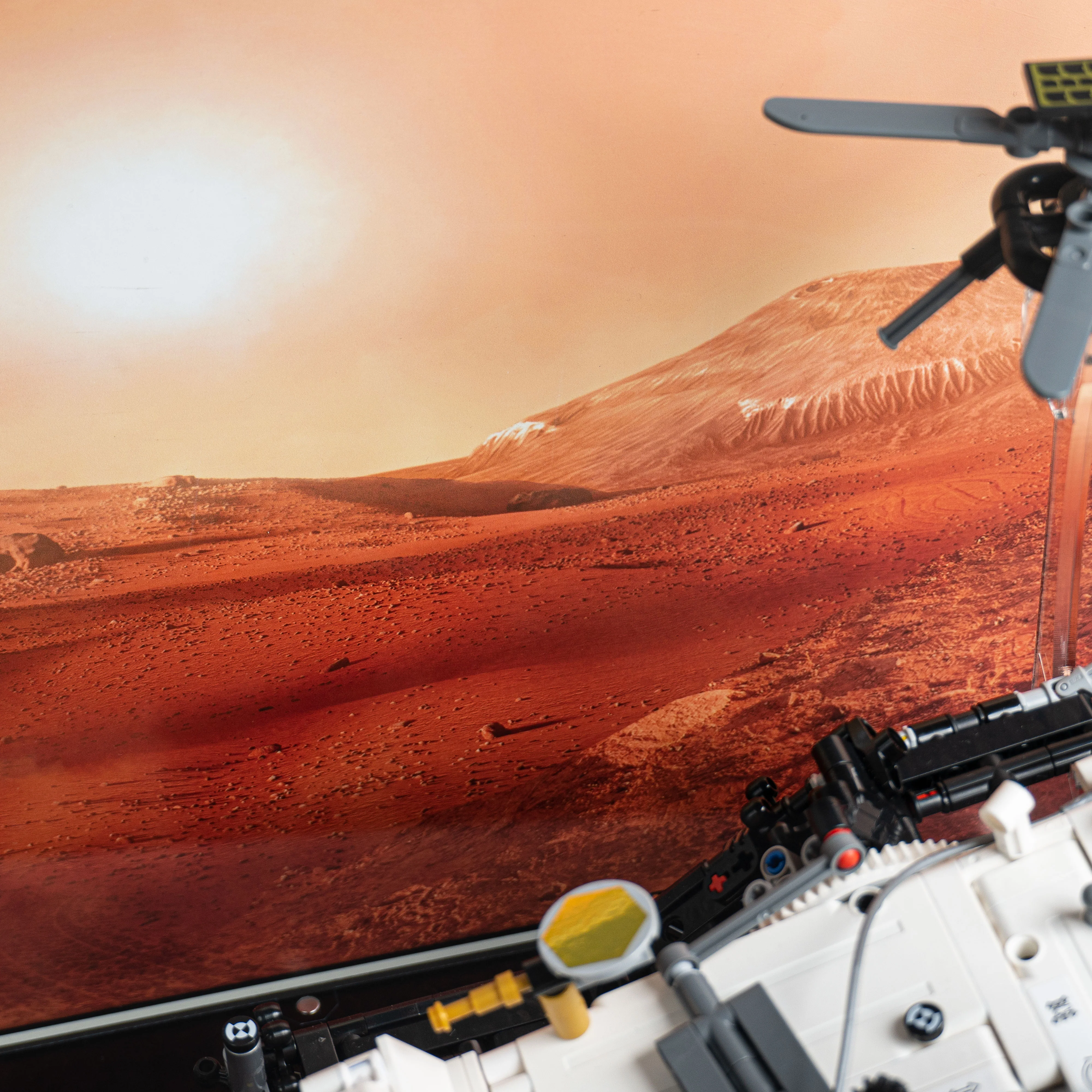 Display Case for LEGO® Technic: NASA Mars Rover Perseverance (42158) - Image 16