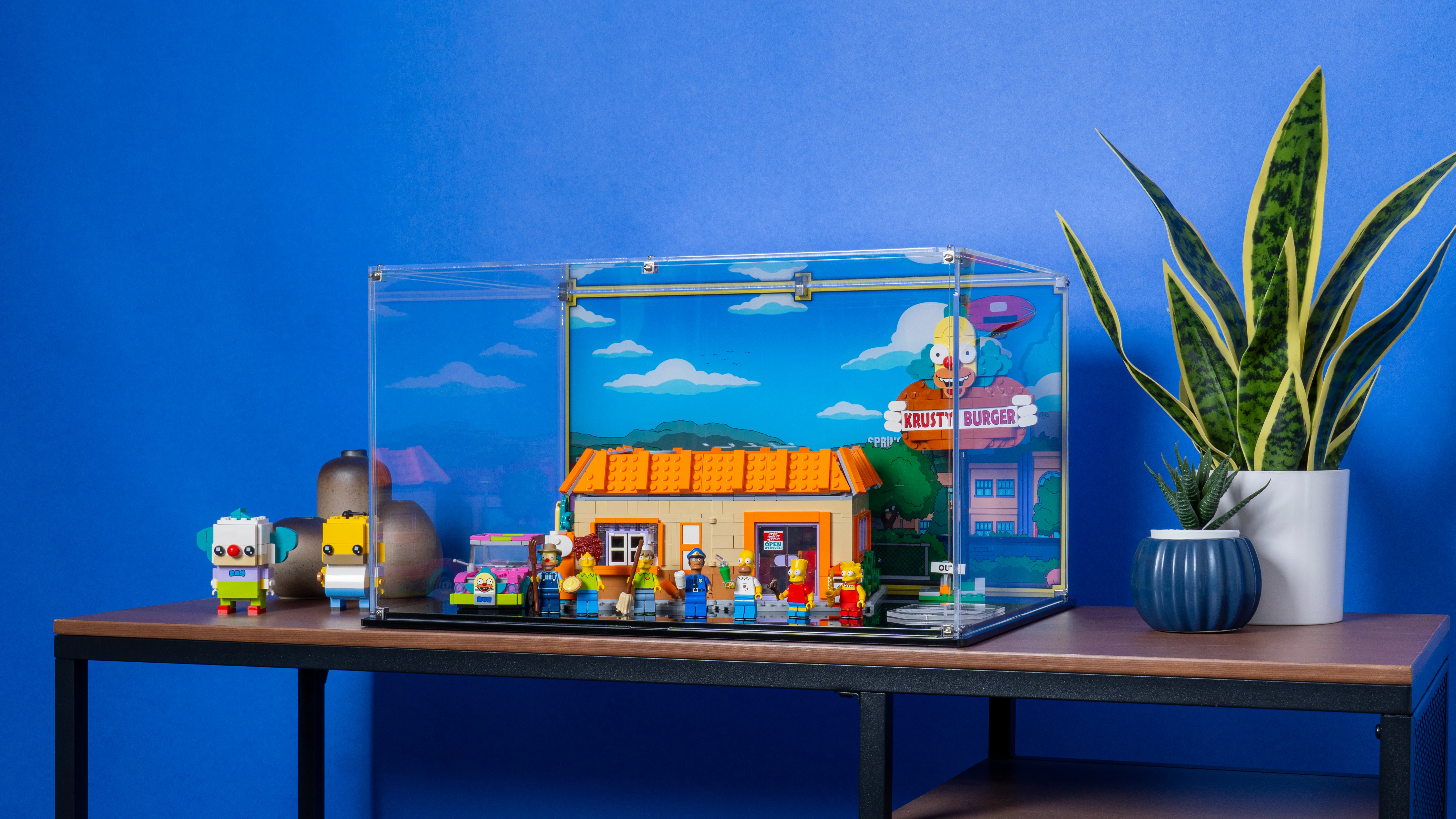 Display Case for LEGO® The Simpsons™: Krusty Burger (10352) - Image 13