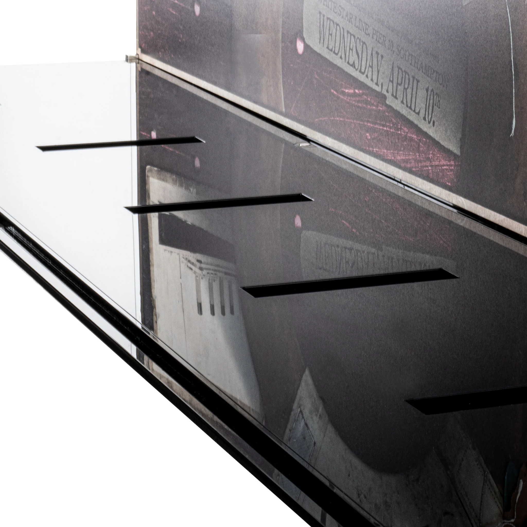Display Case for LEGO® Titanic (10294) - Image 11