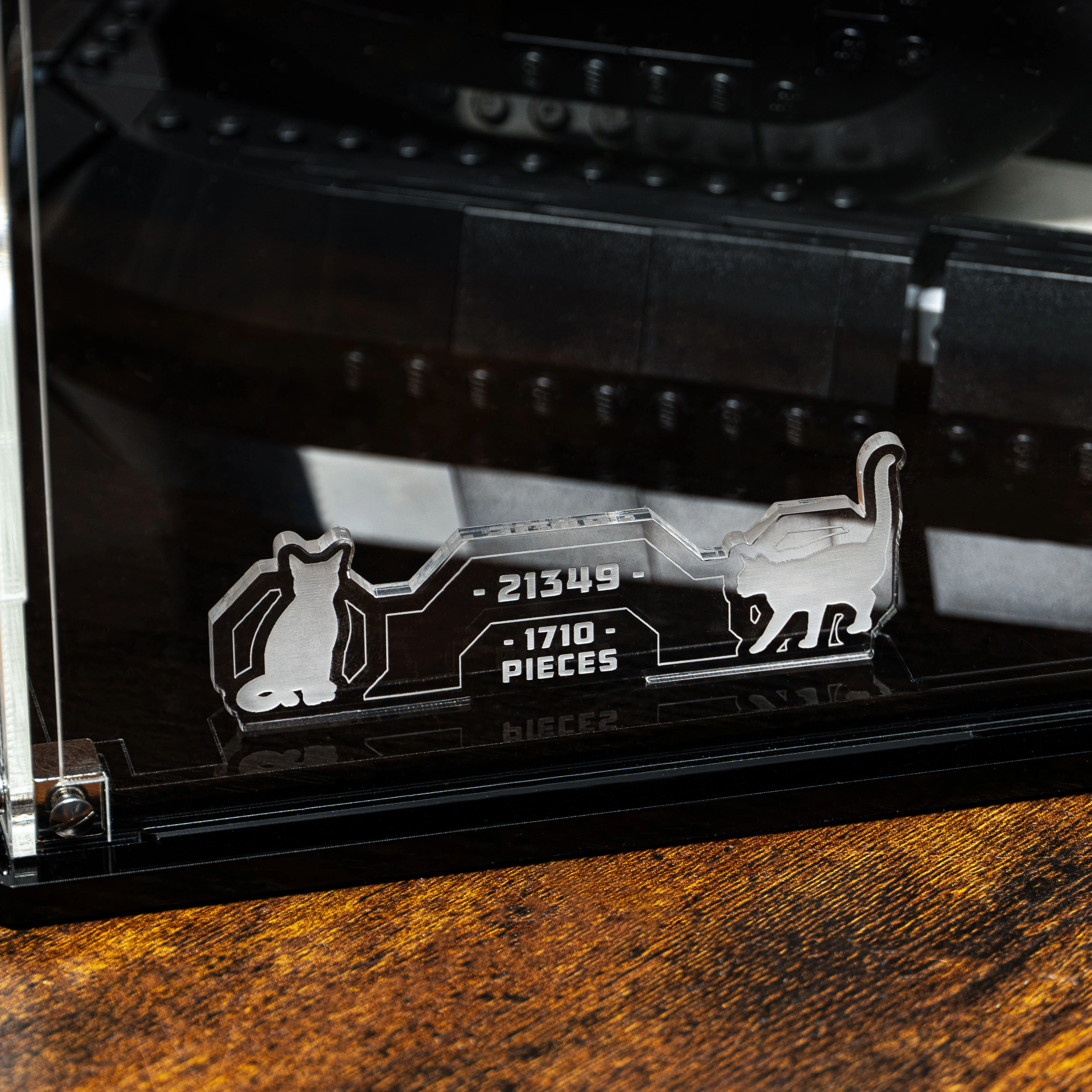Display Case for LEGO® Tuxedo Cat (21349) - Image 10