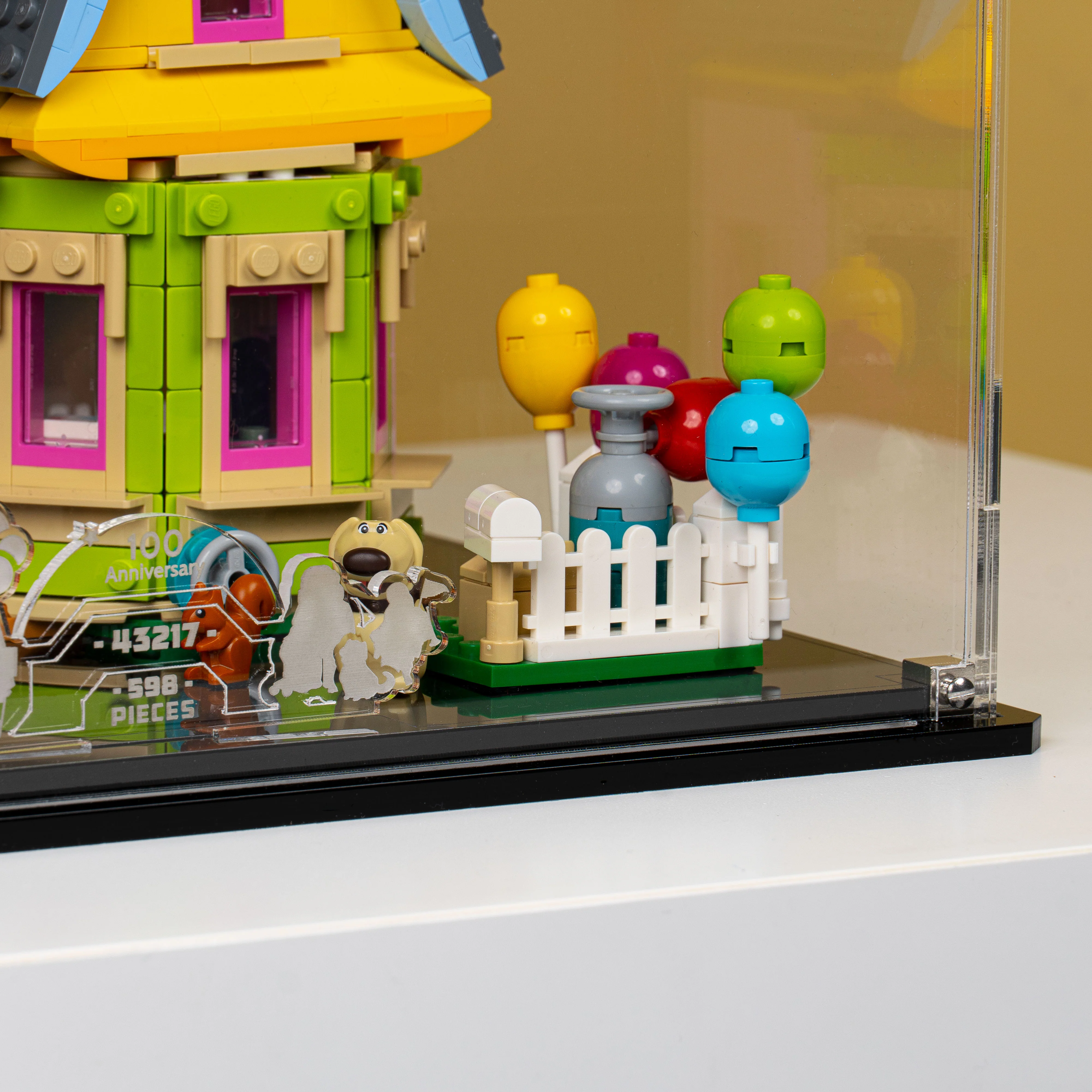 Display Case for LEGO® ‘Up’ House (43217) - Image 12