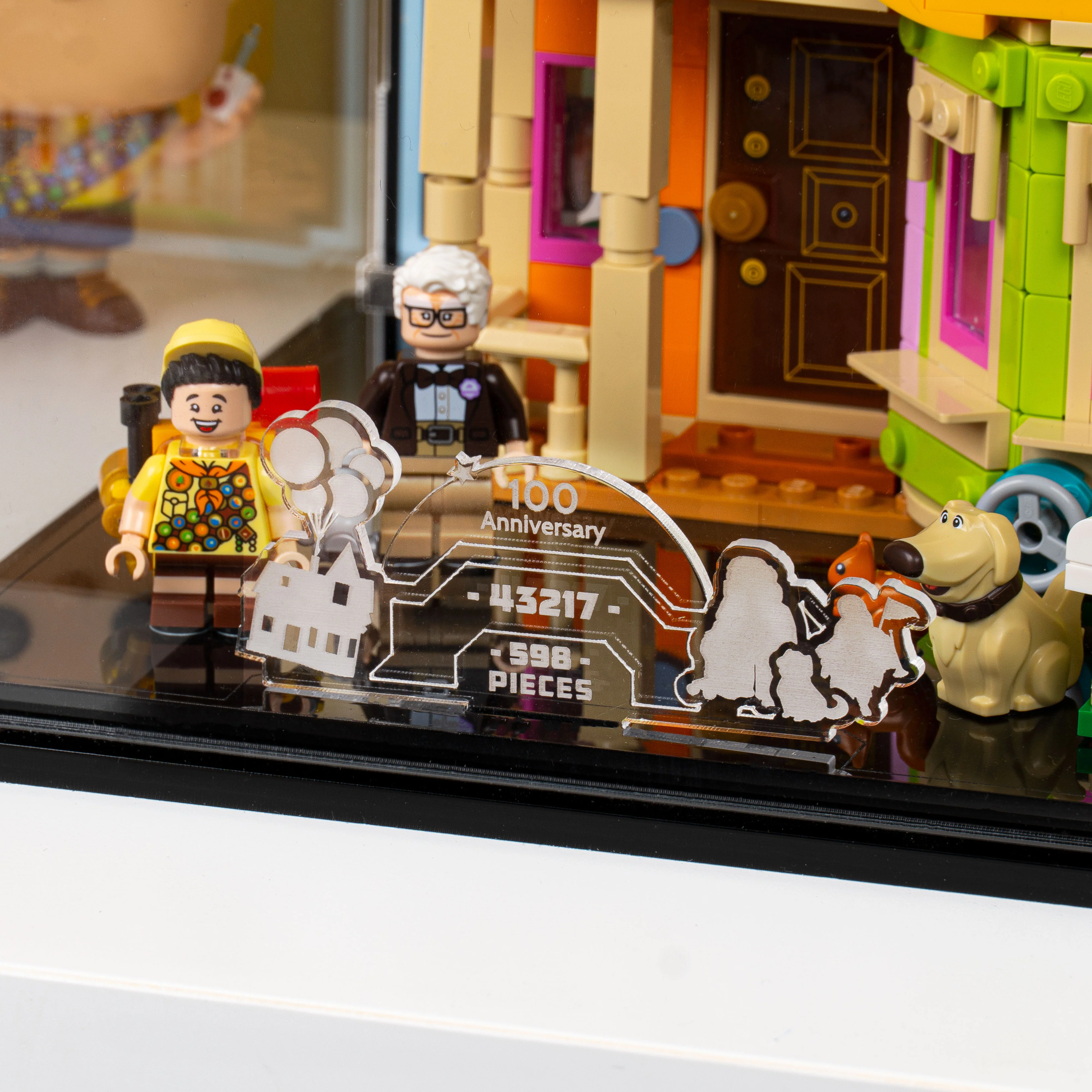 Display Case for LEGO® ‘Up’ House (43217) - Image 13