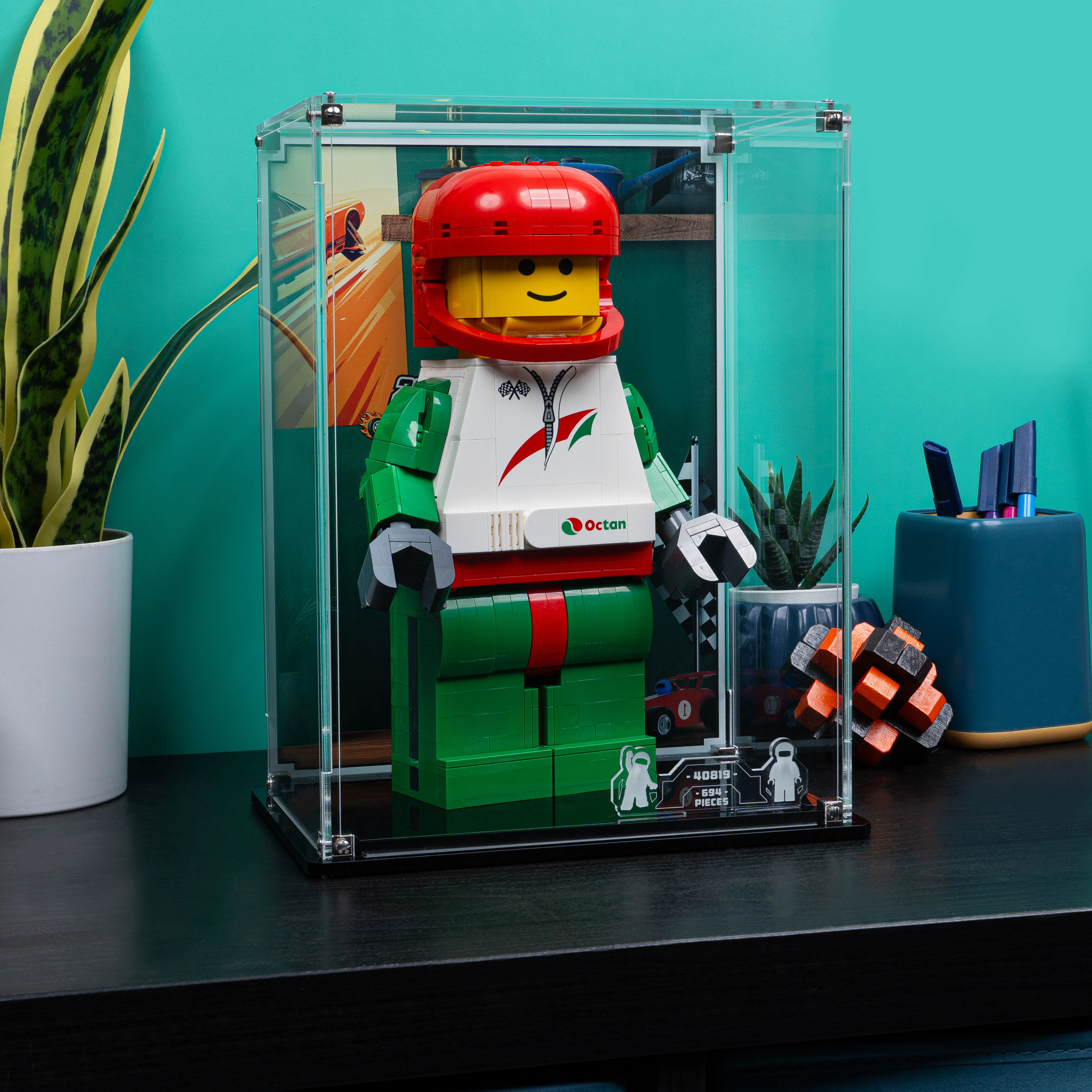 Display Case for LEGO® Up-Scaled Racing Driver Minifigure (40819) - Image 9