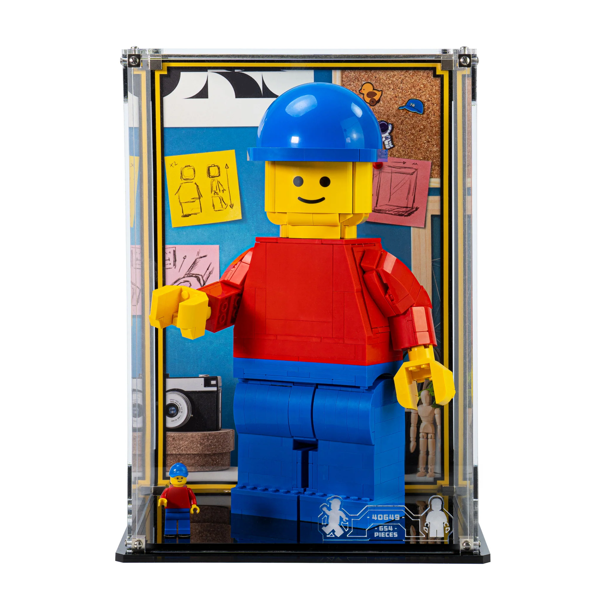 Display Case for Up-Scaled LEGO® Minifigure (40649) - Image 2