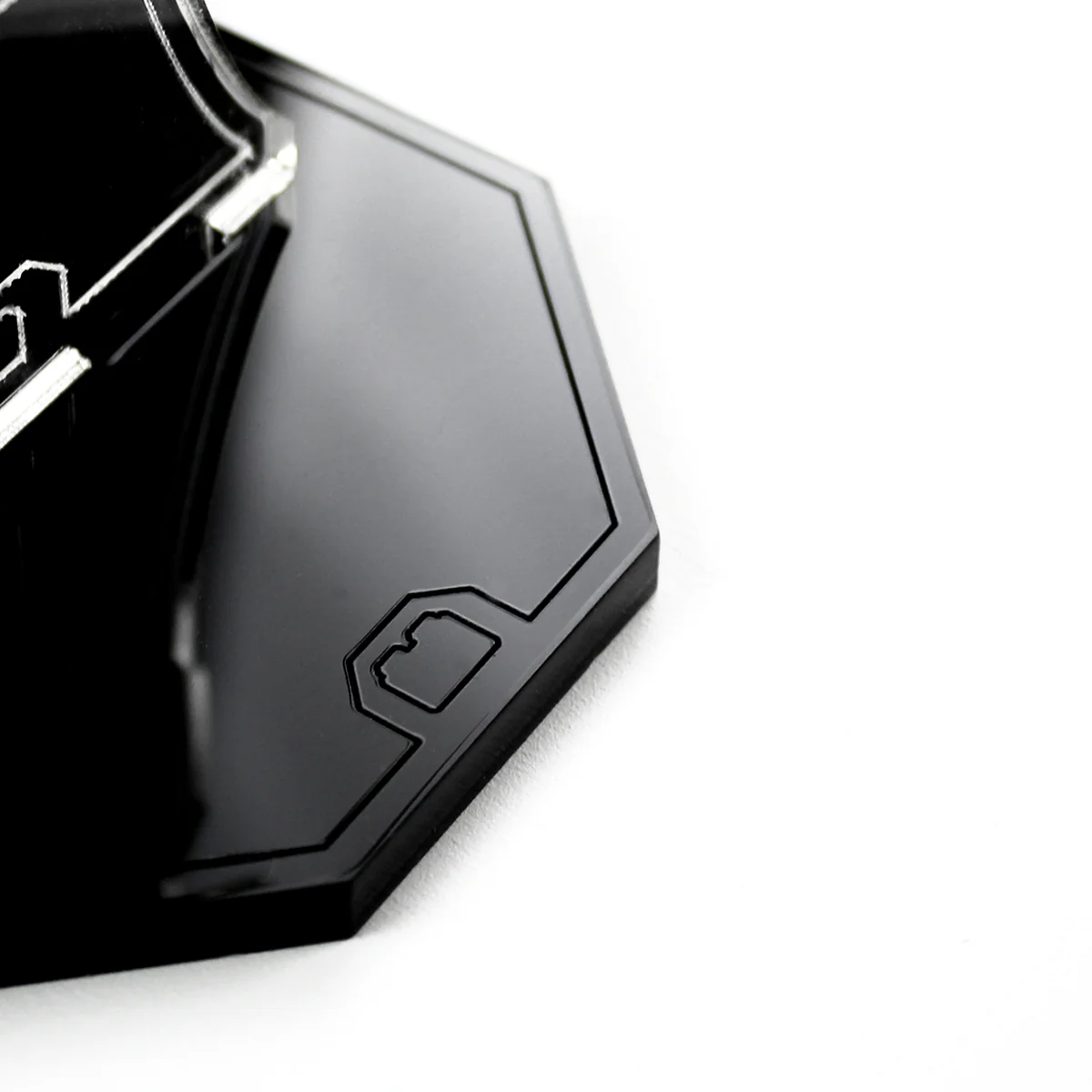 Display Stand for LEGO® Star Wars™ Midi-Scale Millennium Falcon (7778) - Image 2